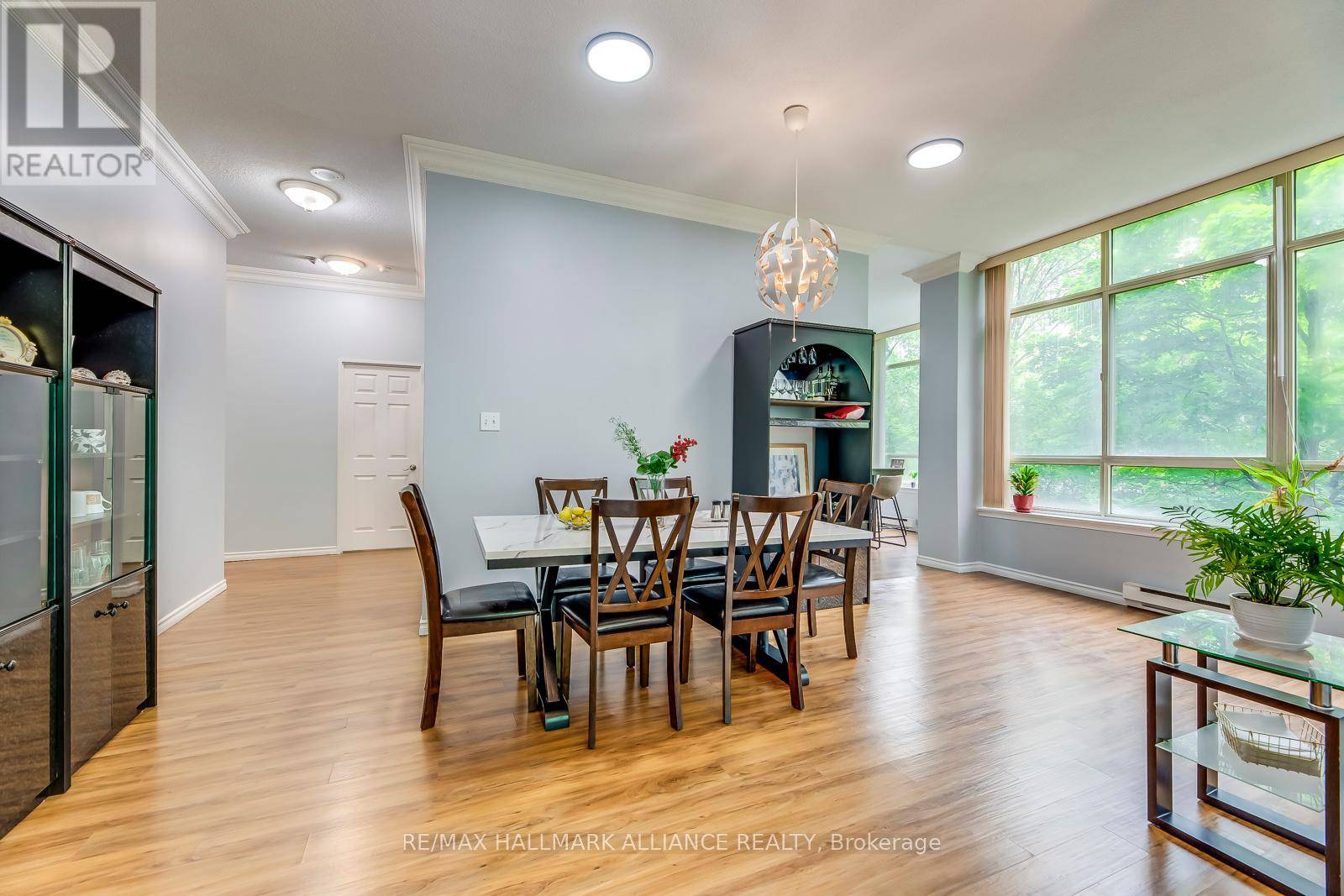Mississauga (fairview), ON L5B3J4,3605 kariya DR #104