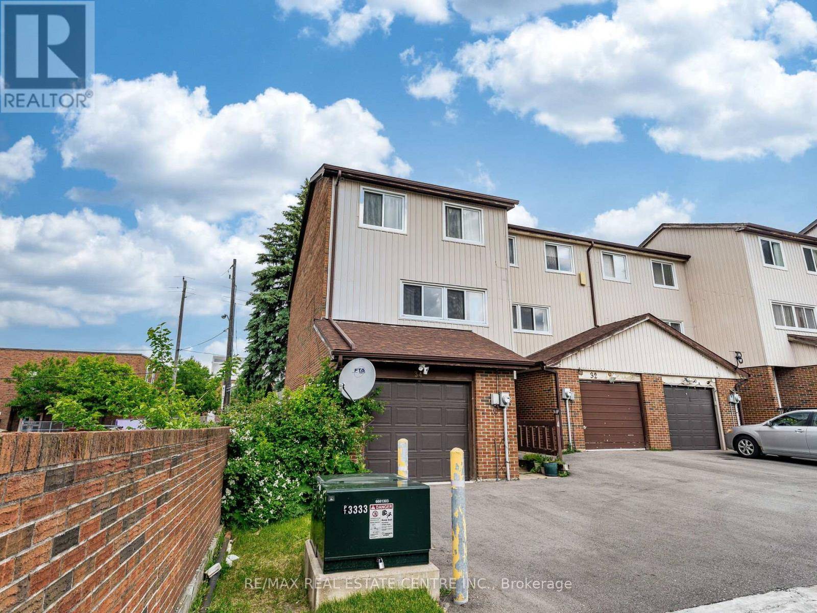Toronto (glenfield-jane Heights), ON M3L2J5,34 San Roberto WAY #1
