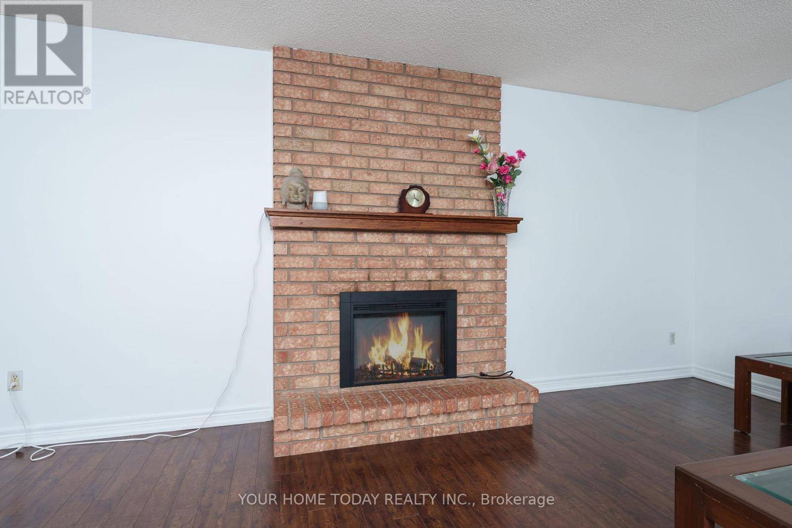 Brampton (brampton North), ON L6V4E4,18 ALABASTER DRIVE