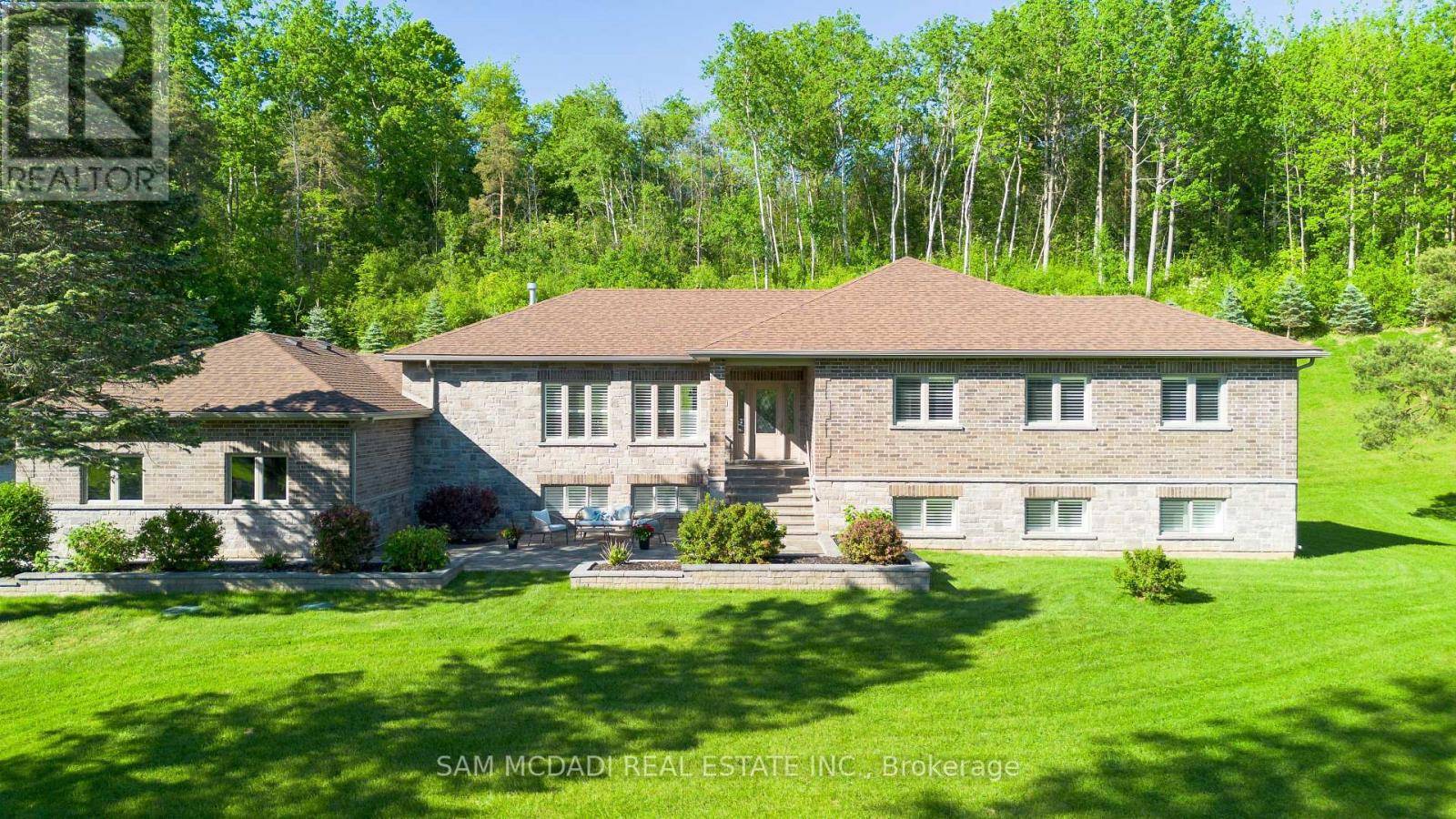Caledon (bolton North), ON L7E3K2,395 KING STREET E