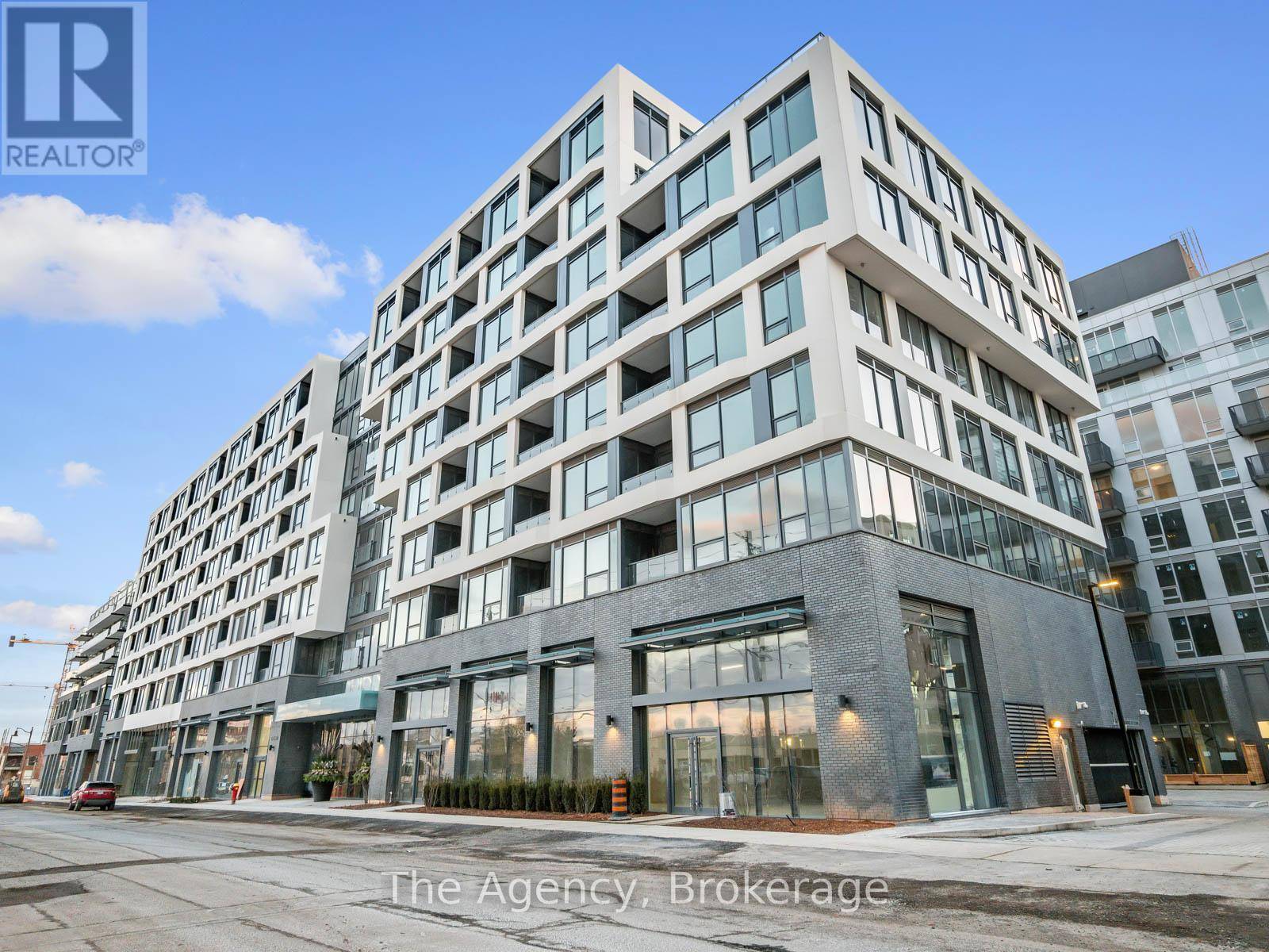 Oakville (wm Westmount), ON L6M4J2,2450 Old Bronte RD #339