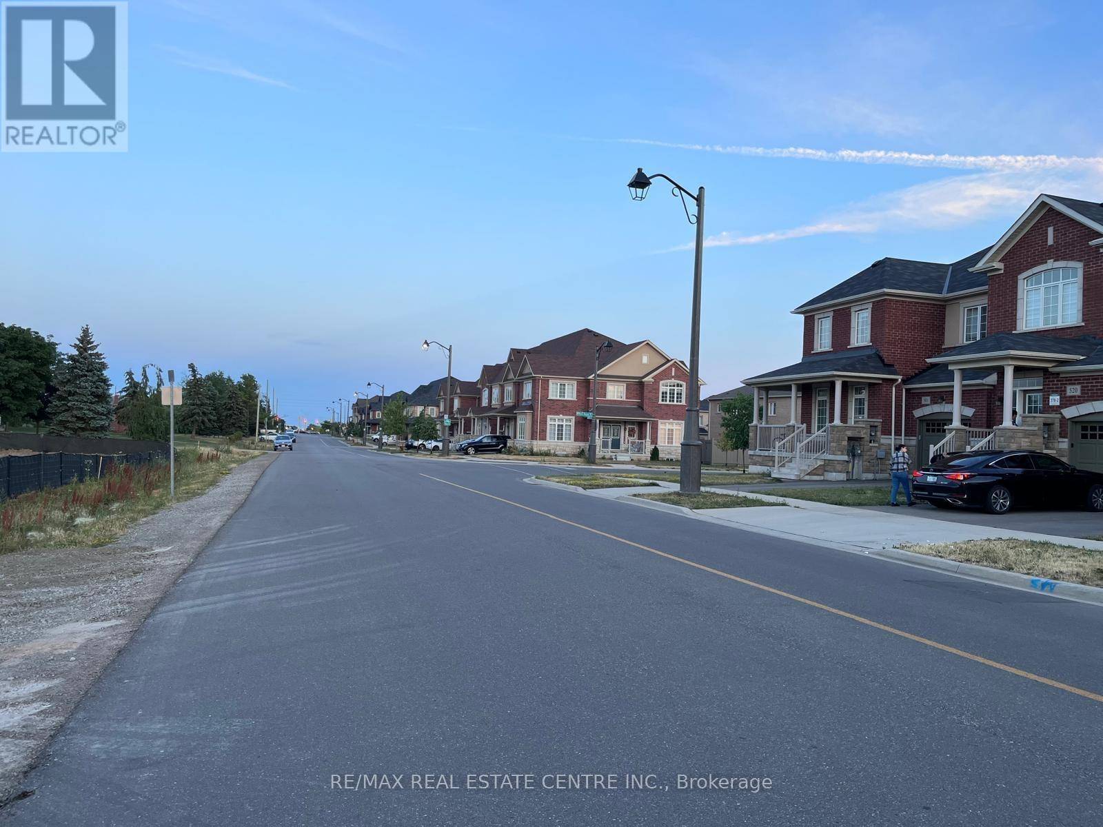 Oakville (jm Joshua Meadows), ON L6H0S9,520 THRESHING MILL BOULEVARD