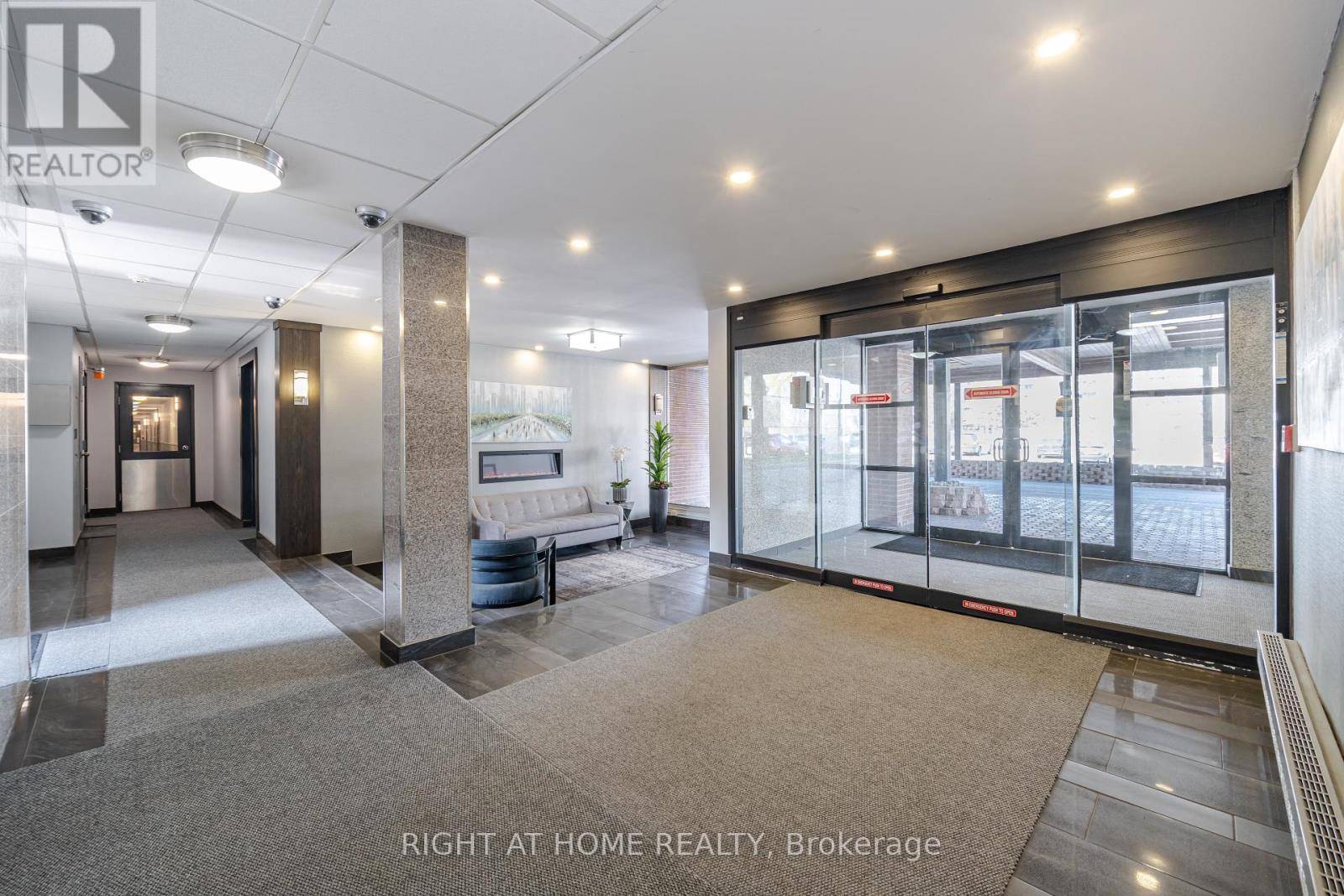 Mississauga (applewood), ON L4X1R9,1660 Bloor ST #205