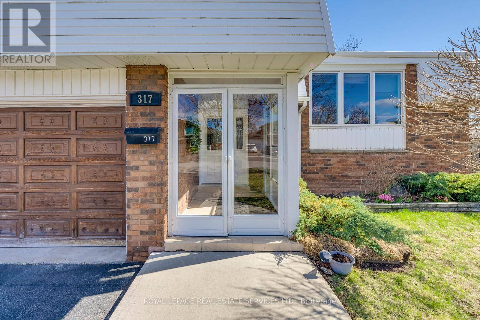 Oakville (wo West), ON L6K3R3,317 ULRIC CRESCENT