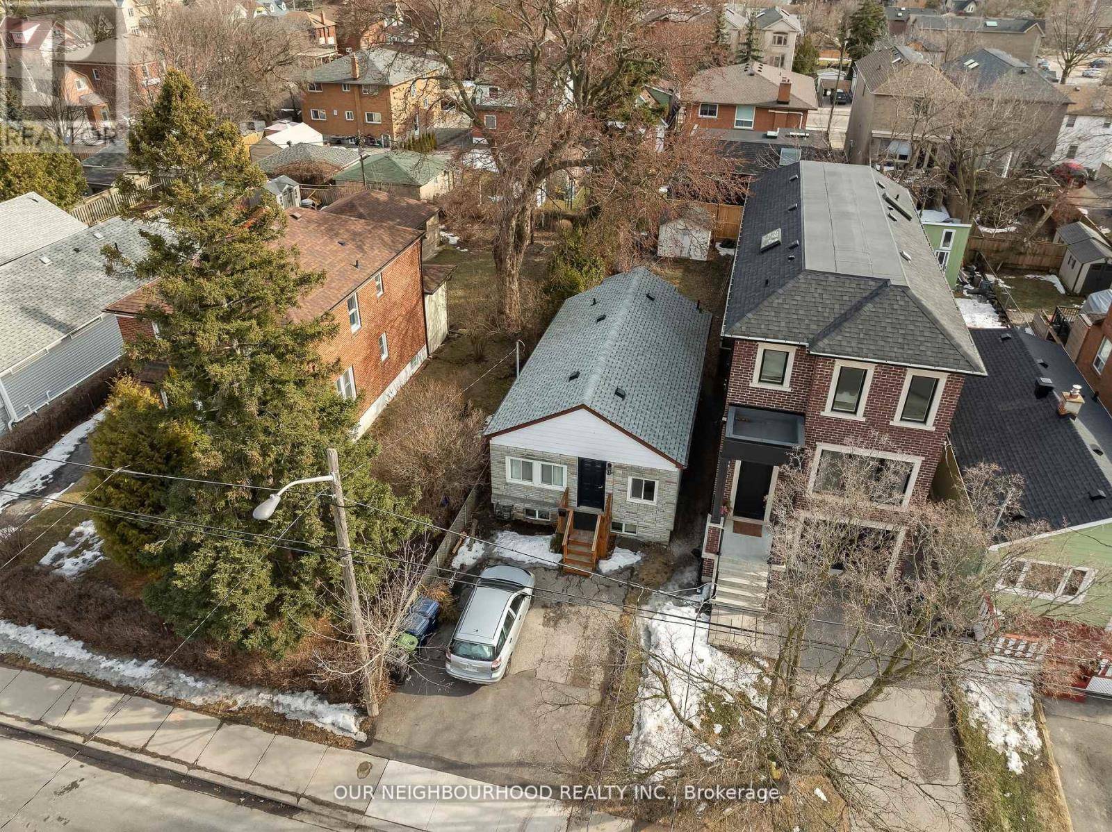Toronto (long Branch), ON M8W1S3,37 ELDER AVENUE