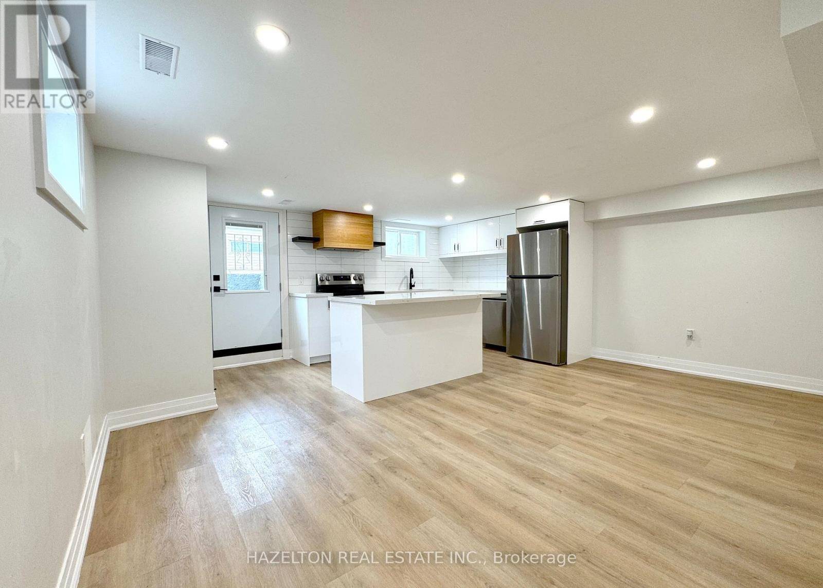 Toronto (long Branch), ON M8V3R9,99 Twenty Sixth ST #B
