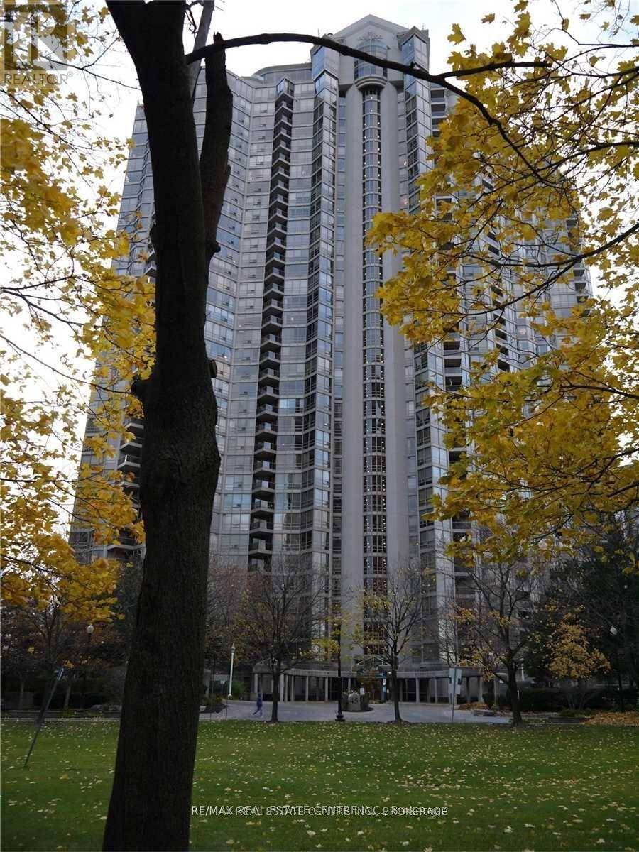 Mississauga (hurontario), ON L5R3K4,45 Kingsbridge Garden CIR #401