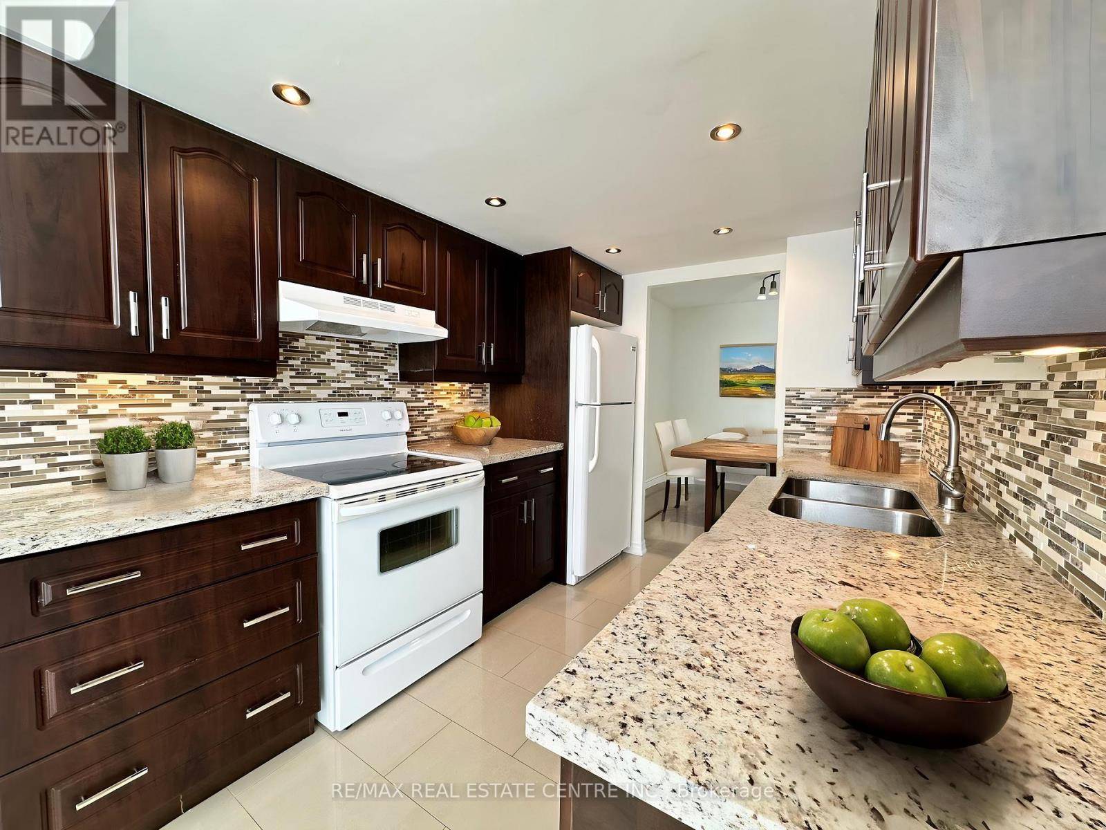 Mississauga (rathwood), ON L4W4H4,1360 Rathburn RD East #302