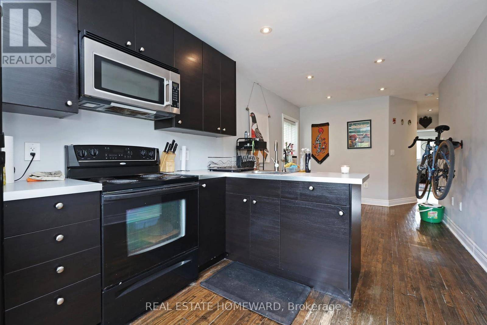 Toronto (mimico), ON M8V2V3,156 ROYAL YORK ROAD