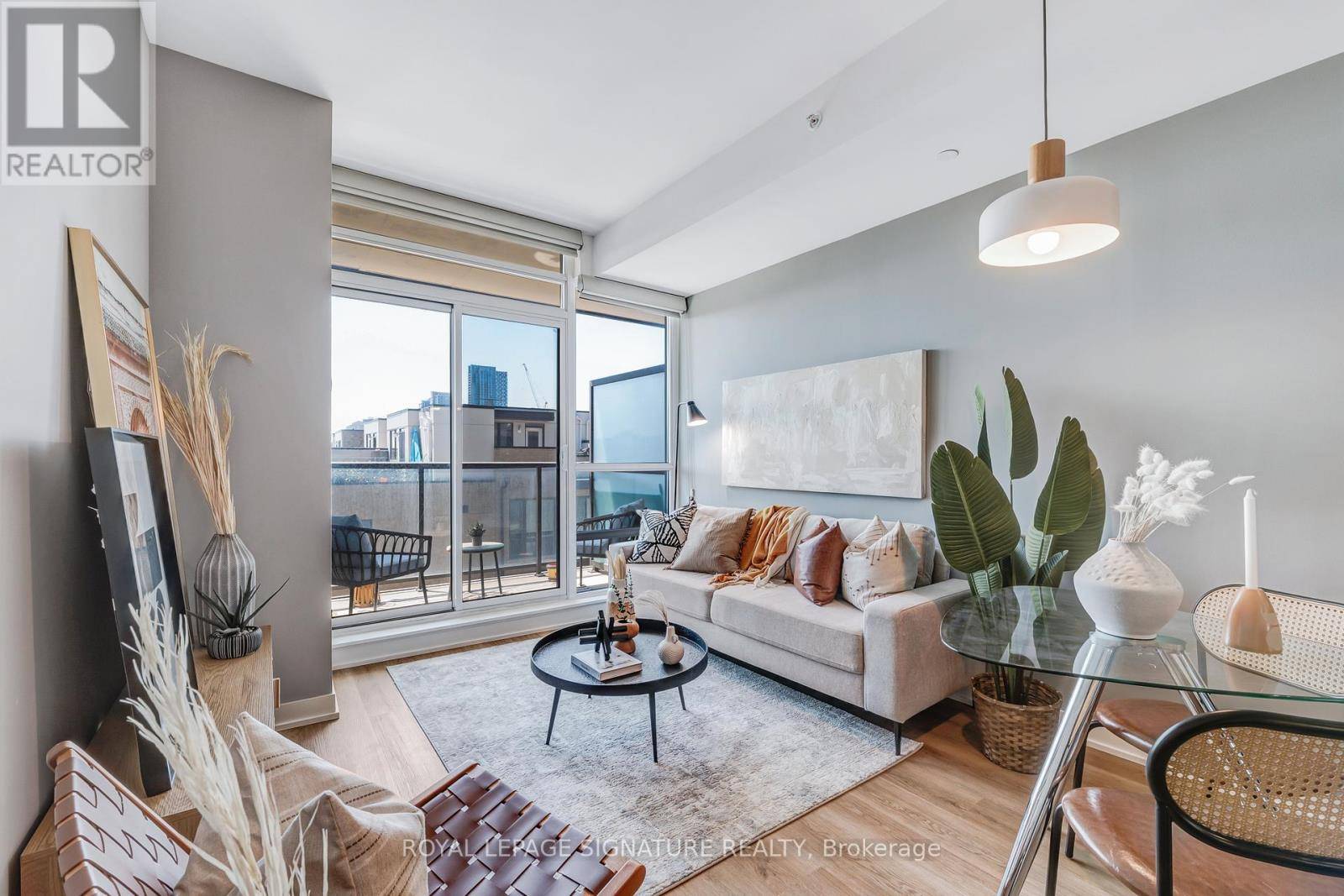 Toronto (islington-city Centre West), ON M8Z0C3,8 Fieldway RD #403
