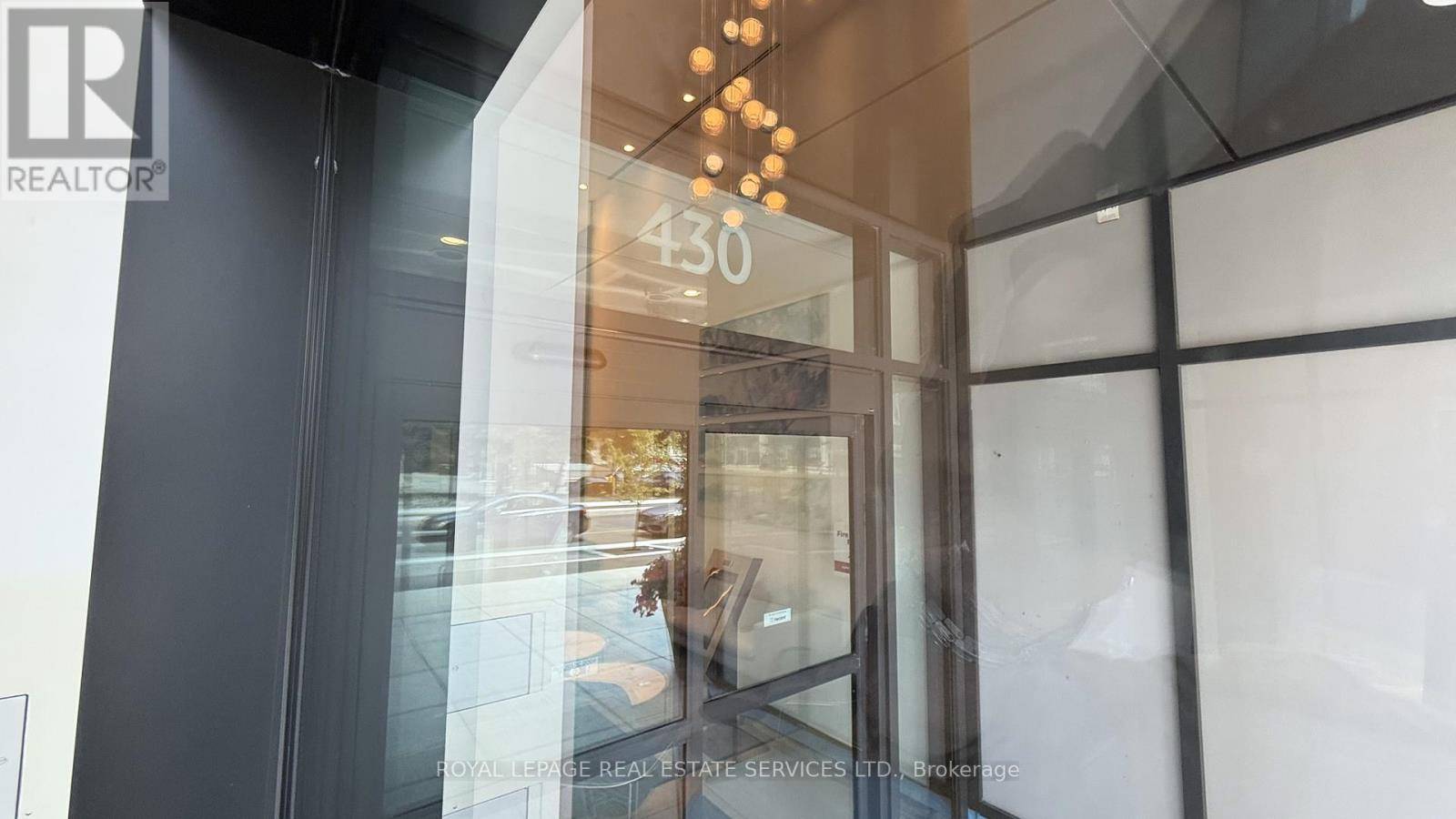 Mississauga (city Centre), ON L5B0L6,430 Square One DR #4511