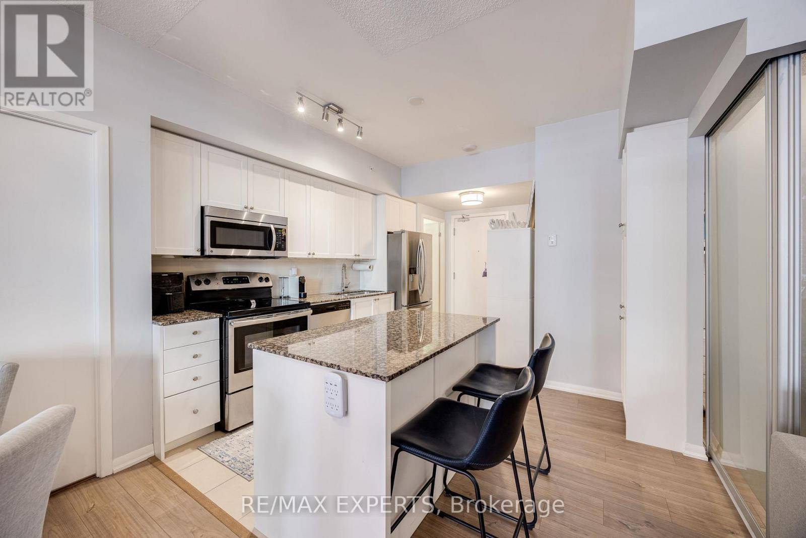 Toronto (yorkdale-glen Park), ON M6A0A2,830 Lawrence AVE West #231
