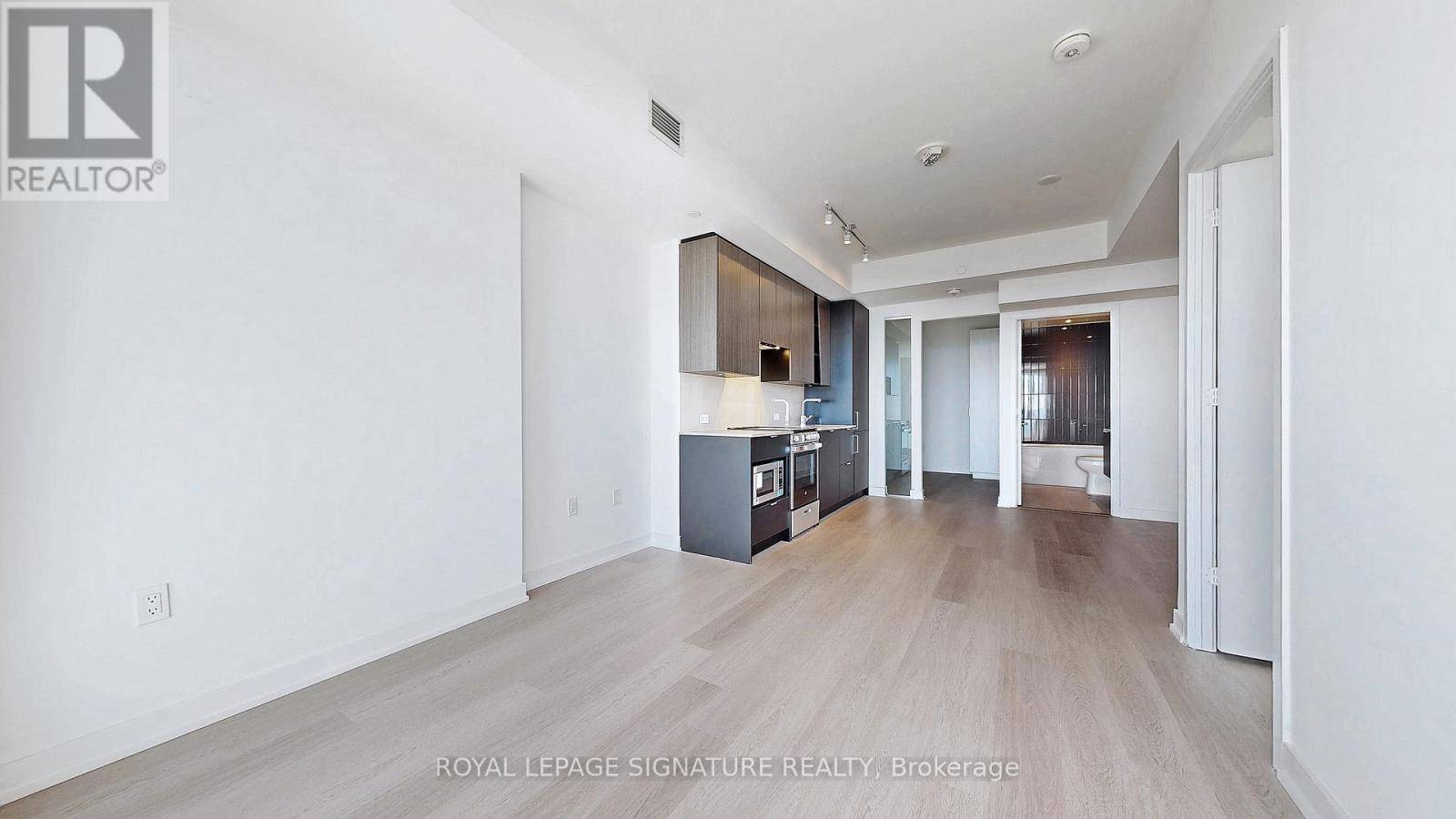 Mississauga (city Centre), ON L5B0M4,3883 Quartz RD #5606