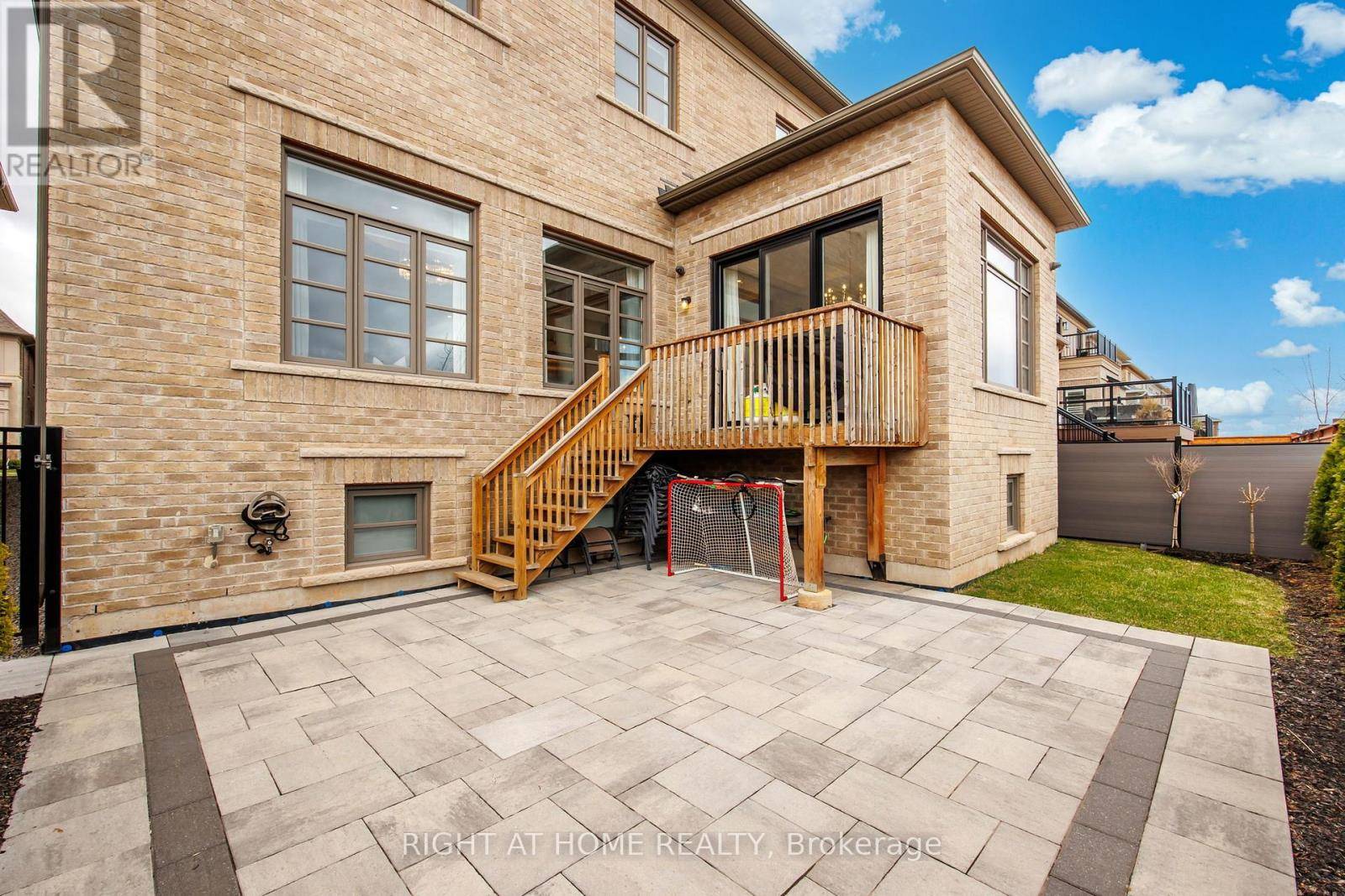 Oakville (go Glenorchy), ON L6H0V1,3124 DANIEL WAY