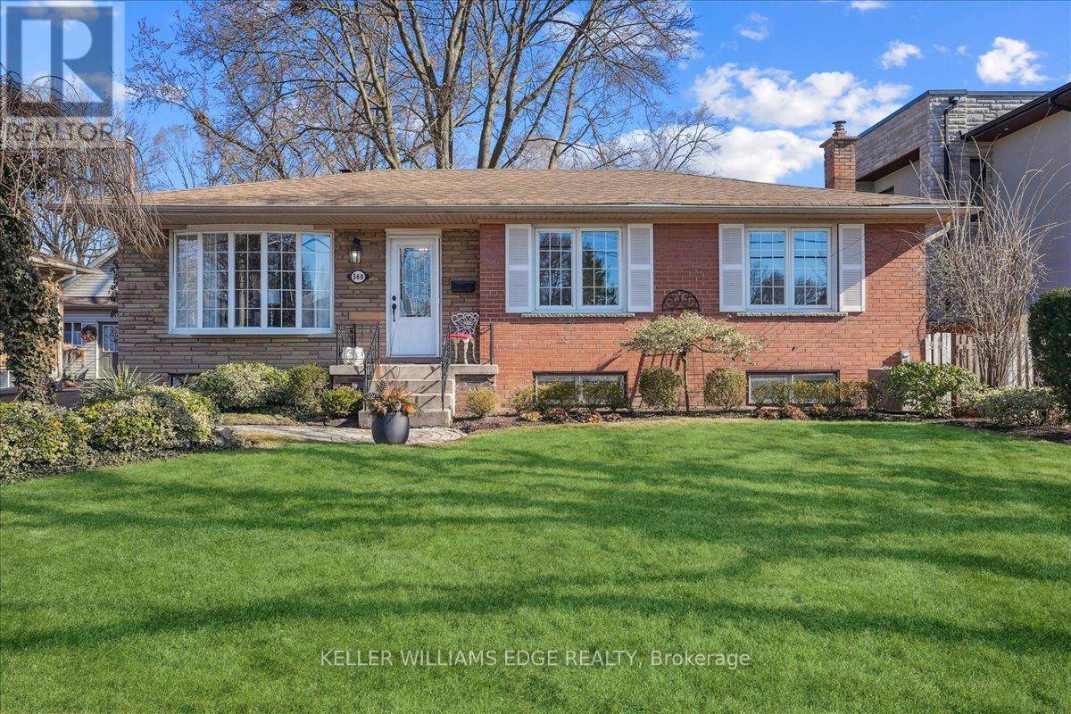 Oakville (wo West), ON L6L4T6,569 LEES LANE