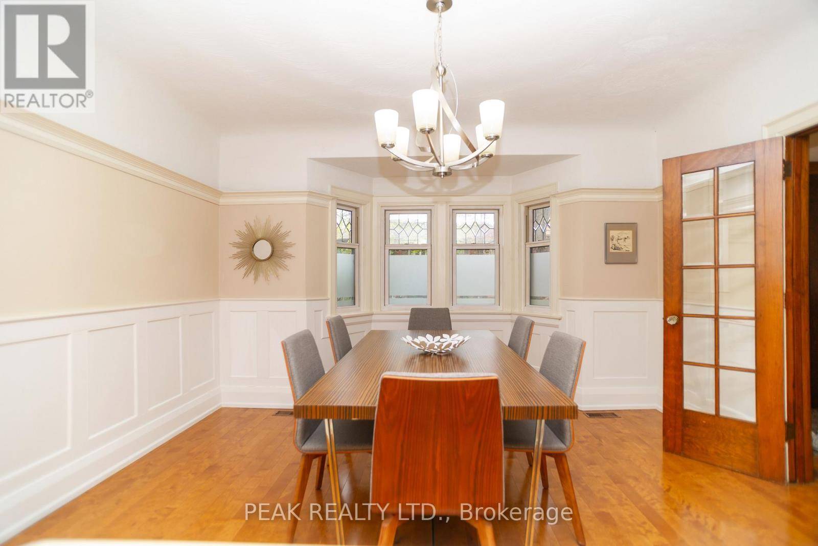 Toronto (runnymede-bloor West Village), ON M6S4L3,136 HUMBERCREST BOULEVARD