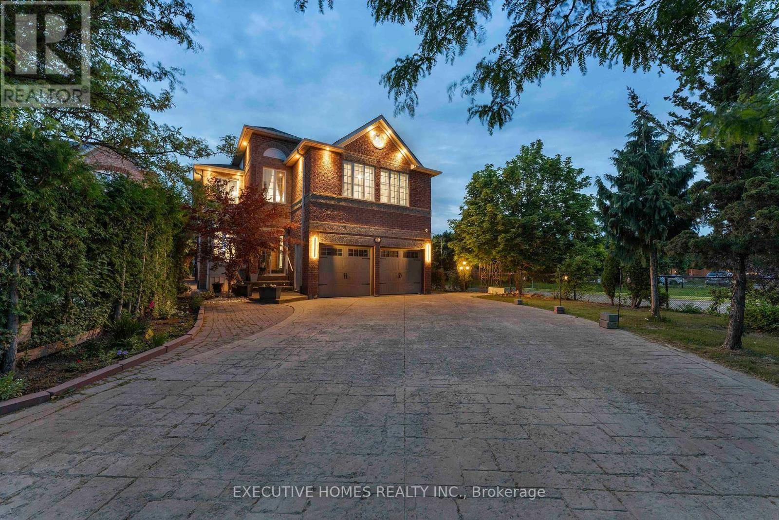 Brampton (brampton West), ON L6X4N2,8 SHALLIMAR COURT