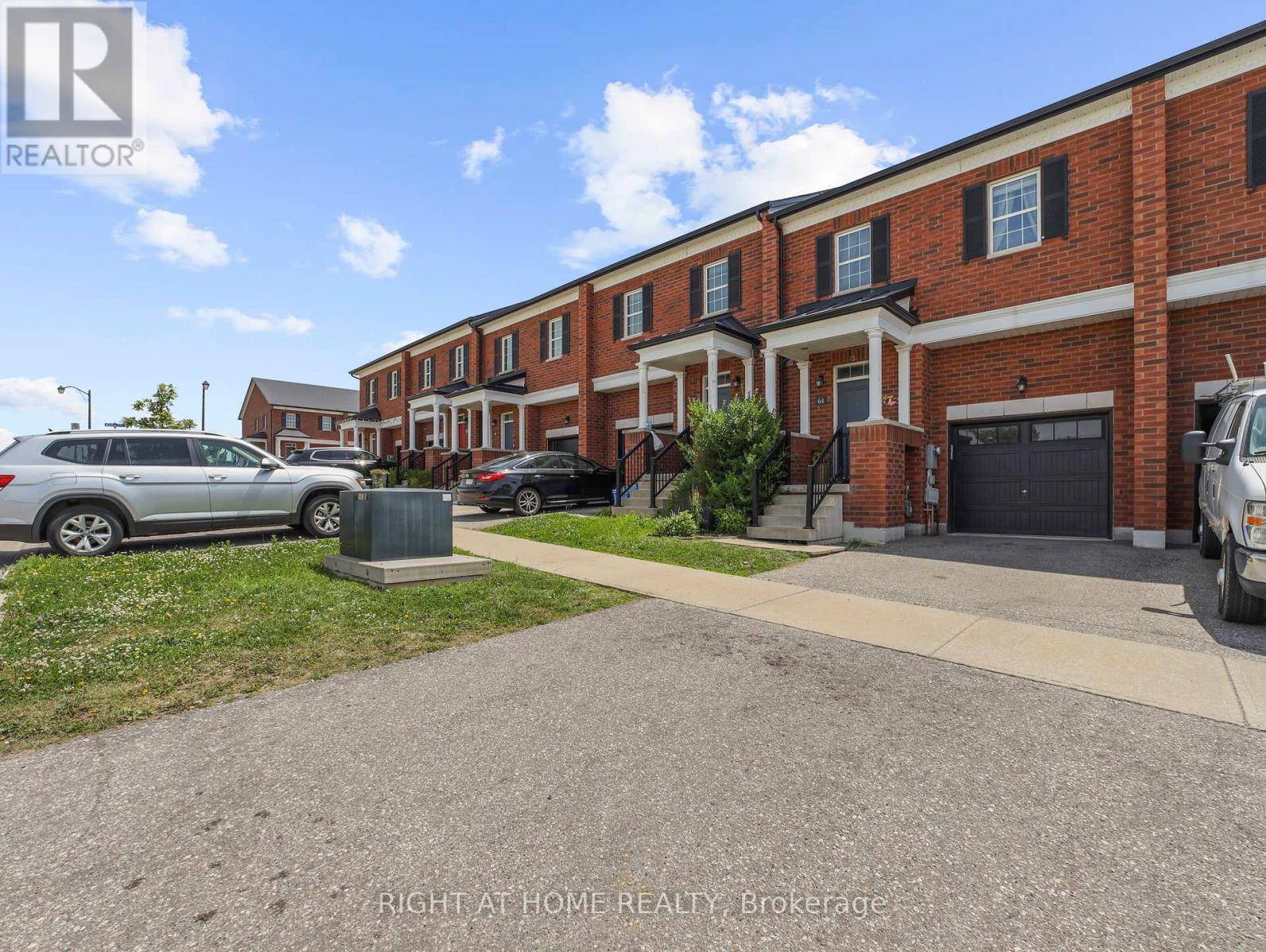 Milton (wi Willmott), ON L9T9A4,64 MCLAUGHLIN AVENUE