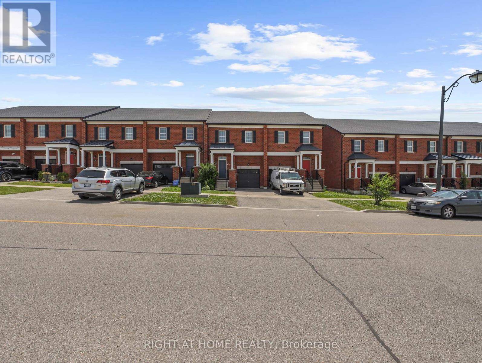 Milton (wi Willmott), ON L9T9A4,64 MCLAUGHLIN AVENUE