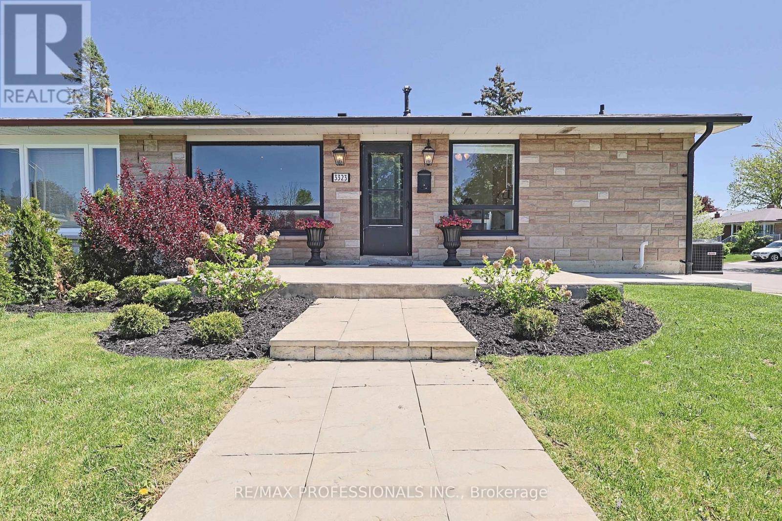 Mississauga (applewood), ON L4Y2K5,3323 HOMARK DRIVE