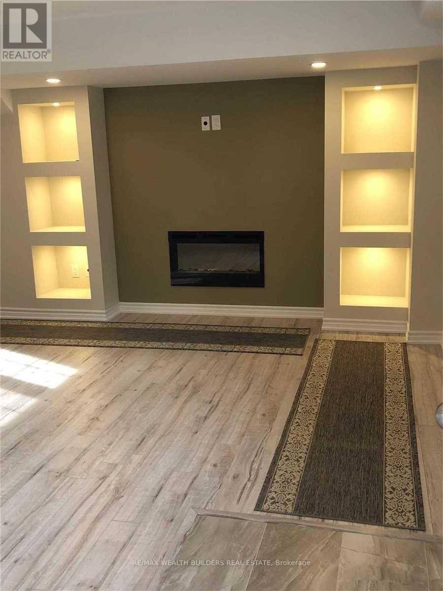 Brampton (vales Of Castlemore), ON L6P2J8,8 PECAN DRIVE