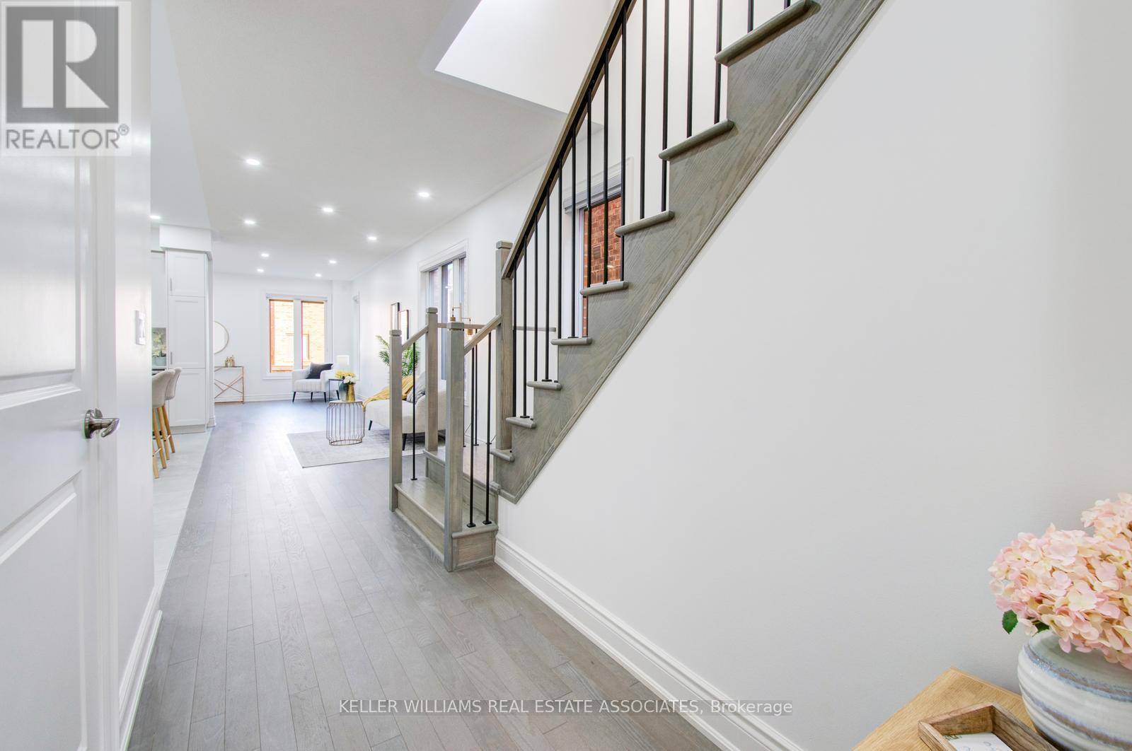 Brampton (bram West), ON L6Y6J4,27 QUINTON RIDGE