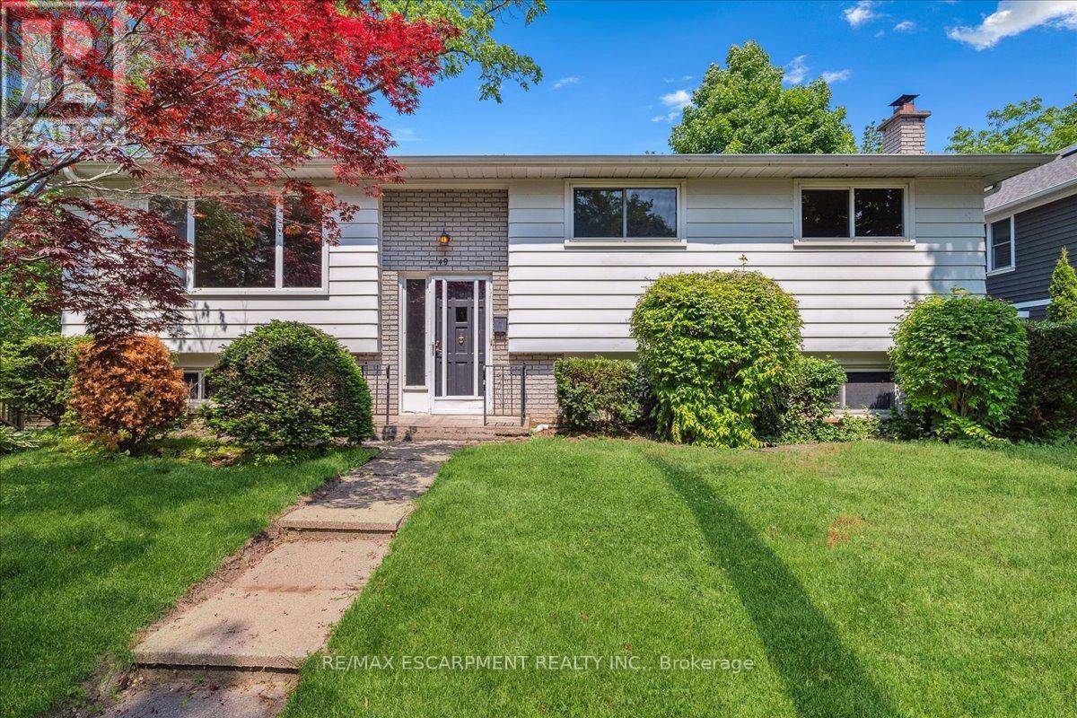Oakville (co Central), ON L6K1L4,49 HEAD STREET