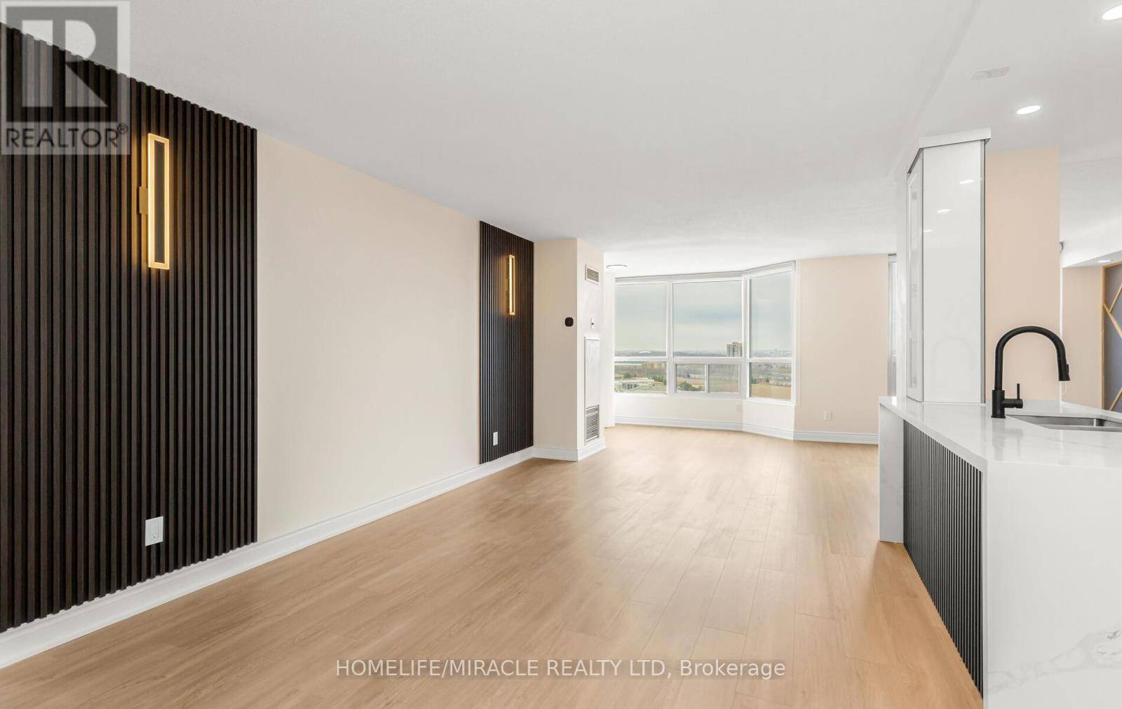 Mississauga (hurontario), ON L5R3R4,4450 Tucana CT #2008