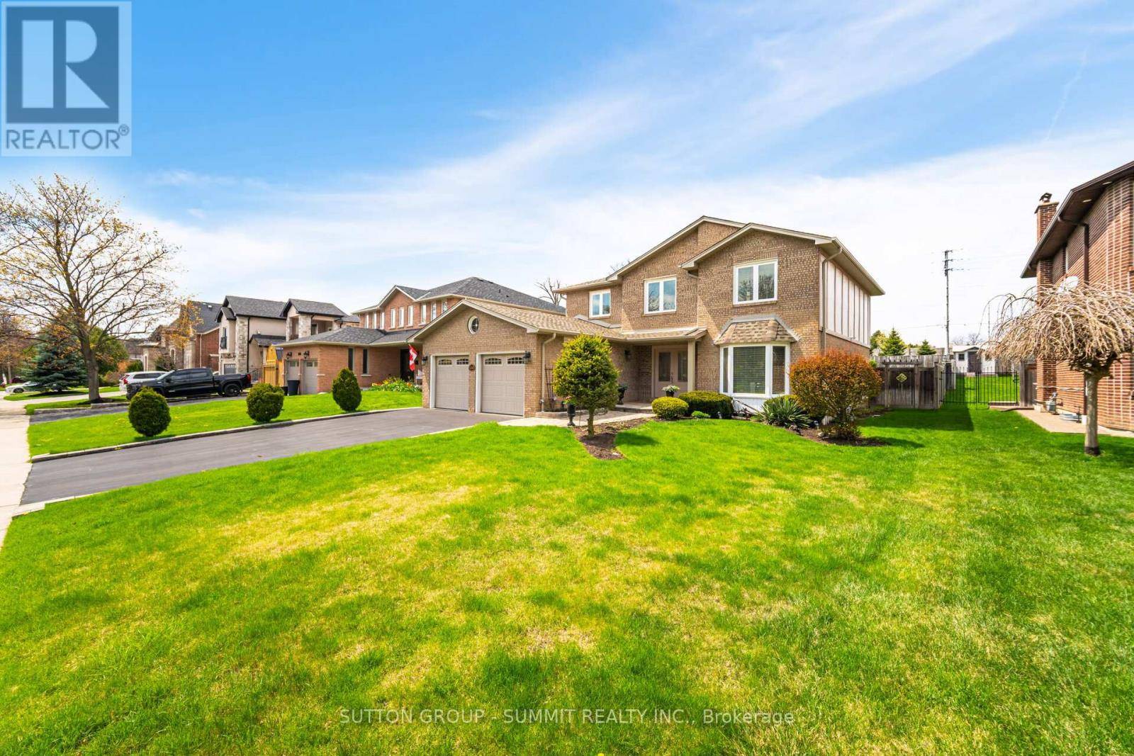 Mississauga (lorne Park), ON L5H3W4,1245 SAGINAW CRESCENT