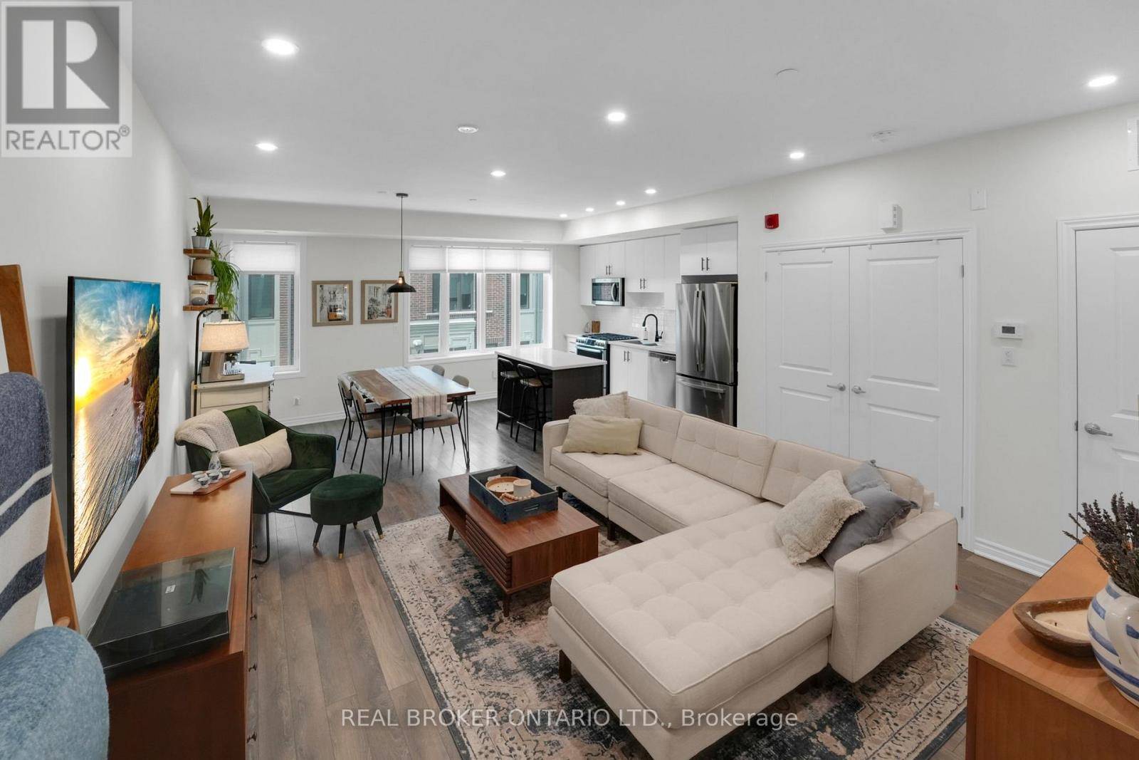 Toronto (long Branch), ON M8W0C1,100 Long Branch AVE #14