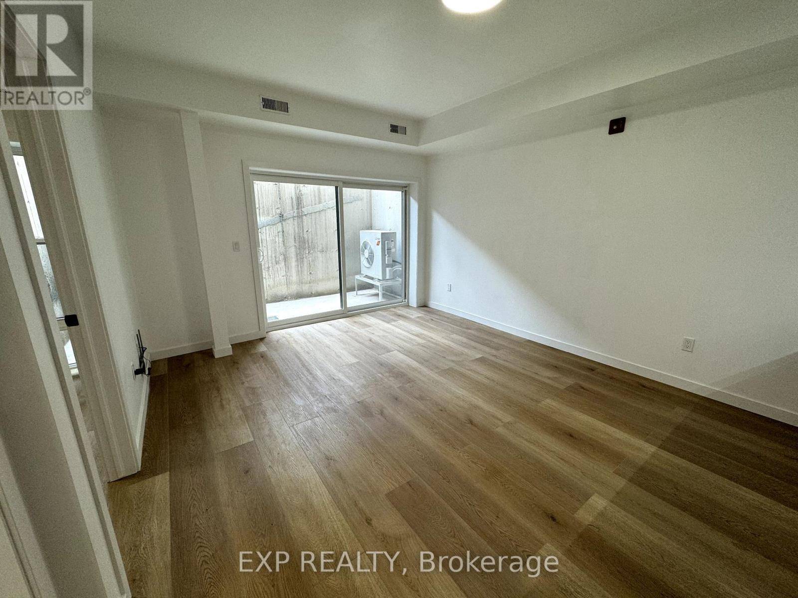 Toronto (dovercourt-wallace Emerson-junction), ON M6H4B5,1103 Dufferin ST #1