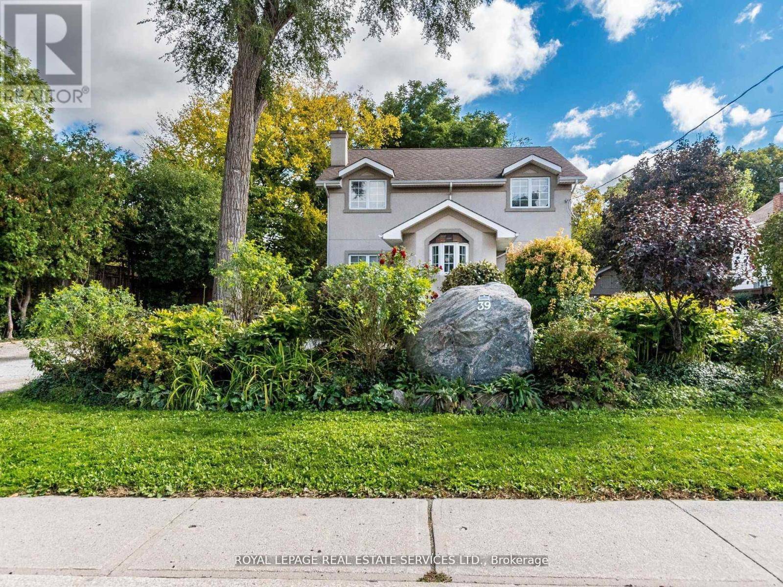 Brampton (downtown Brampton), ON L6W1S2,39 CLARENCE STREET
