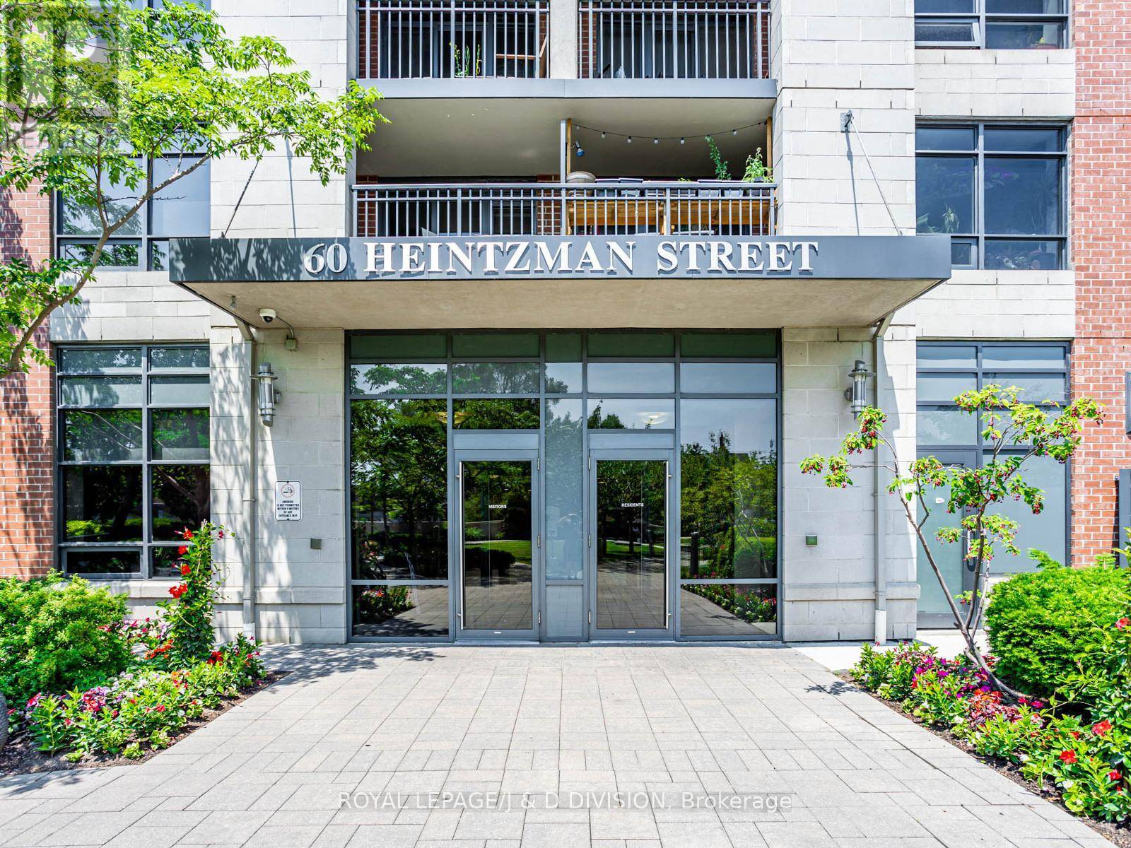 Toronto (junction Area), ON M6P5A1,60 Heintzman ST #1229