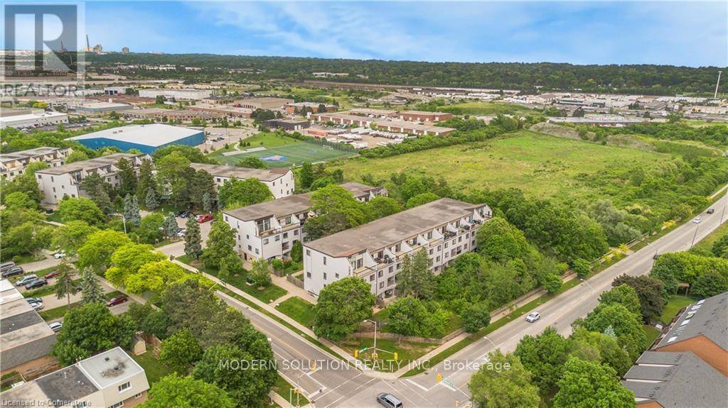 Oakville (fa Falgarwood), ON L6H2P3,1016 Falgarwood DR #42
