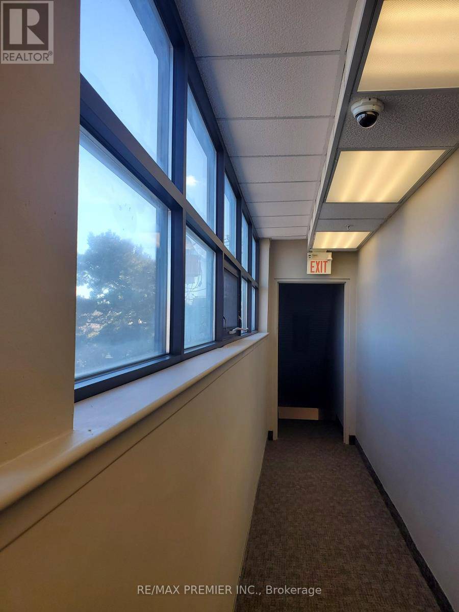 Toronto (yorkdale-glen Park), ON M6A1J6,54 Samor RD #3