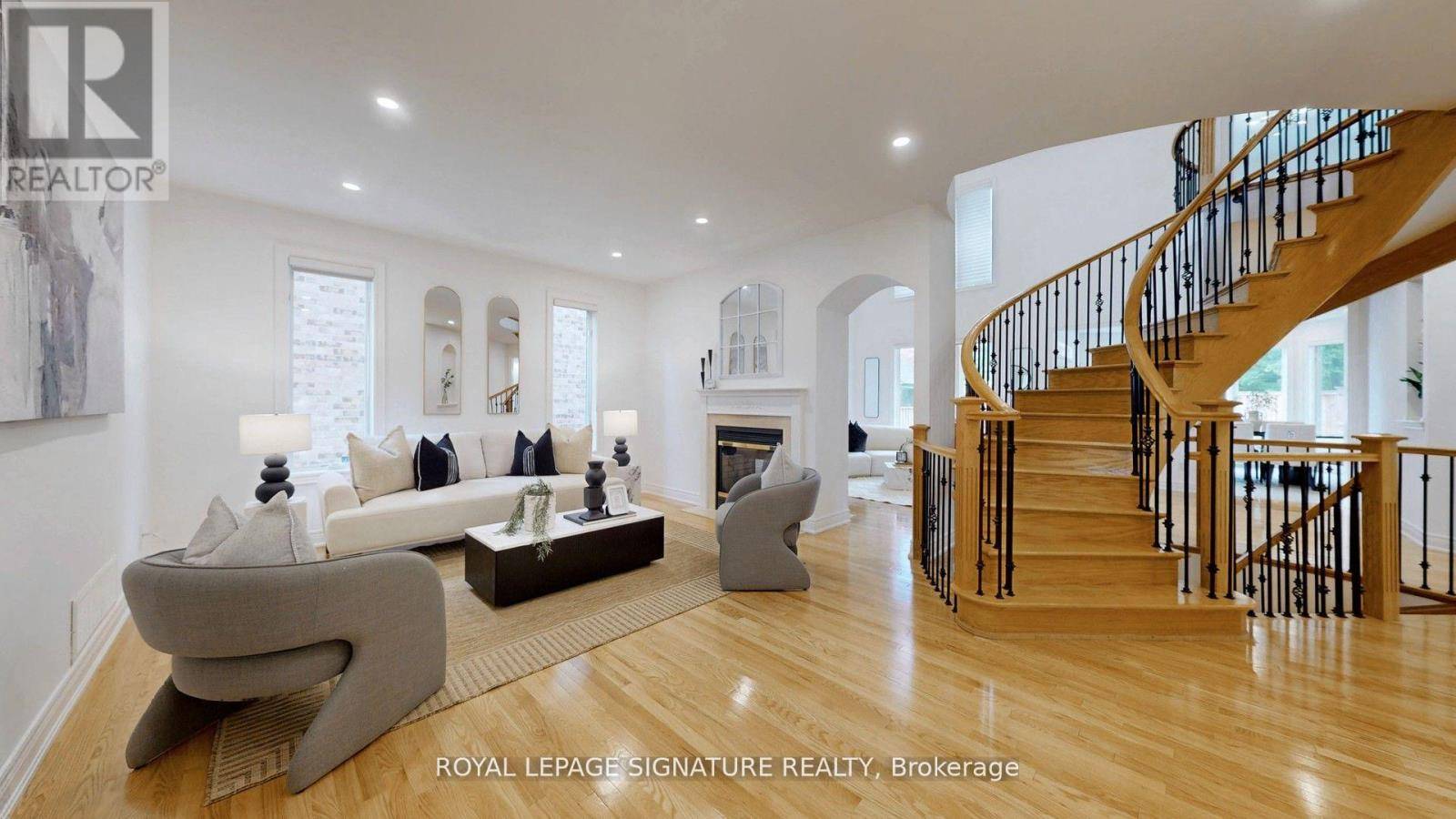 Oakville (jc Joshua Creek), ON L6H7V4,2238 LYNDHURST DRIVE