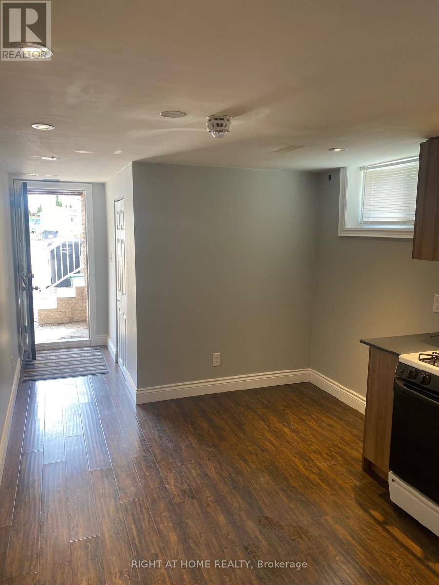 Mississauga (applewood), ON L4Y3B4,3083 RYMAL ROAD