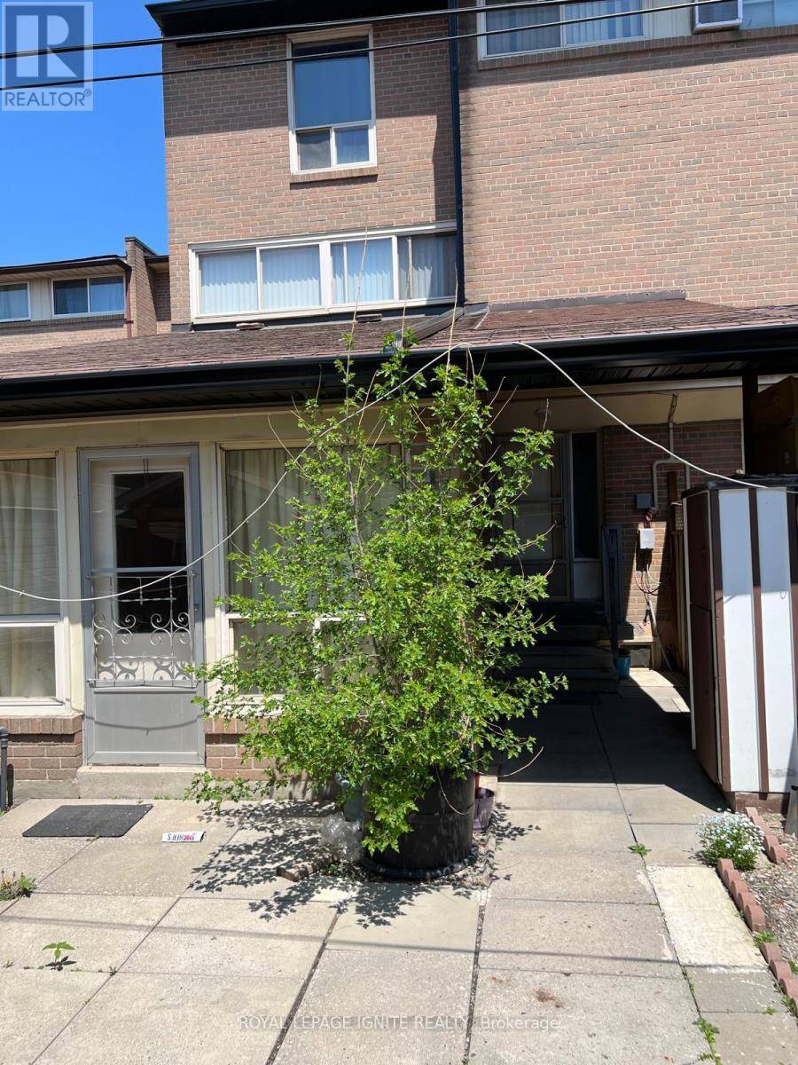 Toronto (west Humber-clairville), ON M9V1N8,248 John Garland BLVD #85