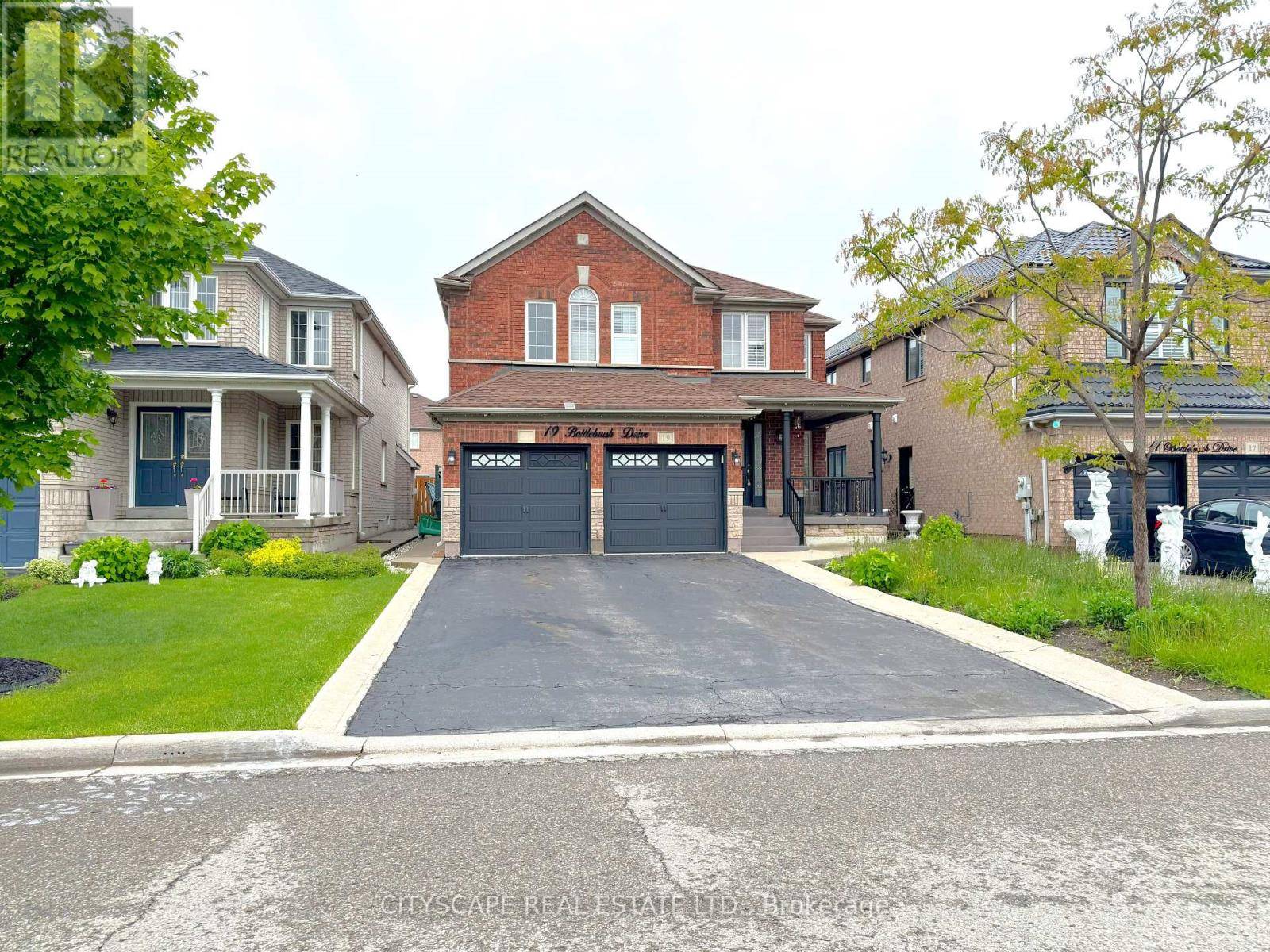 Brampton (sandringham-wellington), ON L6R2Z5,19 BOTTLEBRUSH DRIVE