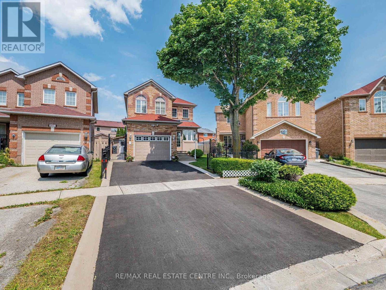 Mississauga (east Credit), ON L5V2H3,5599 BRENCHLEY AVENUE