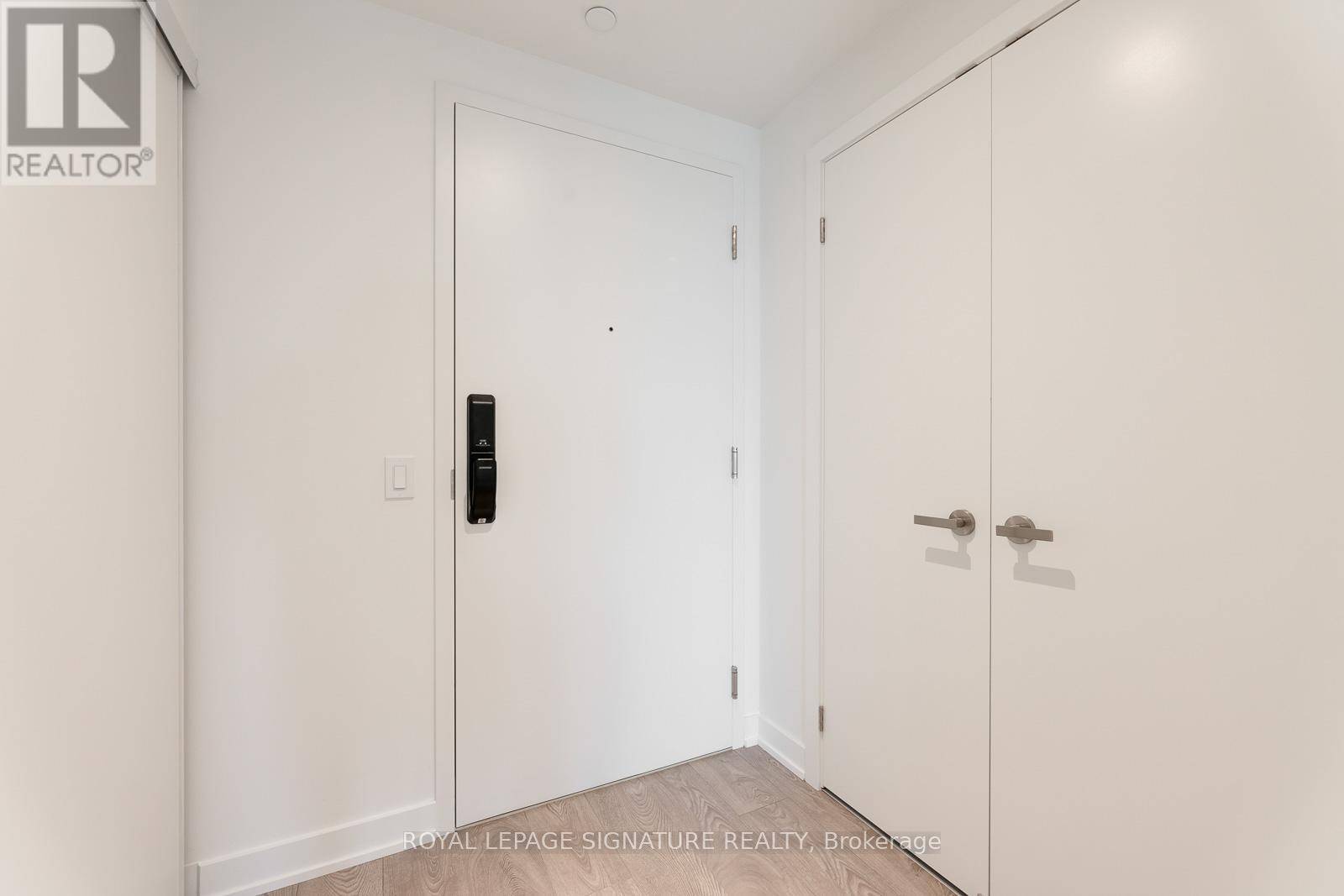 Mississauga (port Credit), ON L5G0E1,28 Ann ST #914