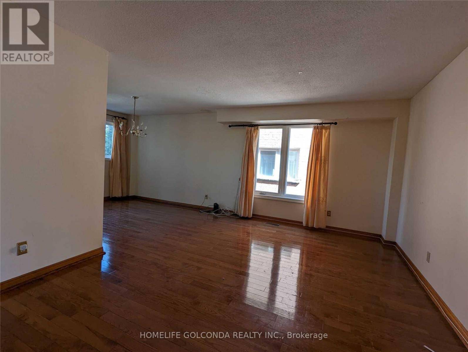 Mississauga (hurontario), ON L5R1R8,277 Huntington Ridge DR #Upper
