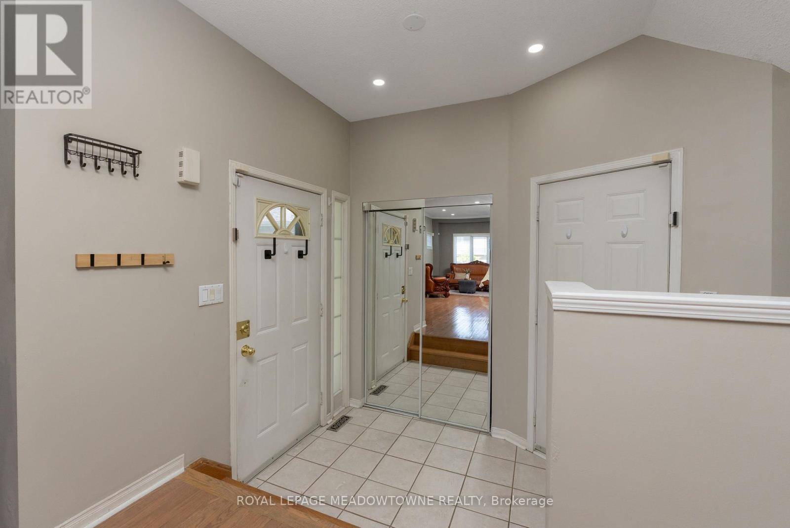 Mississauga (meadowvale Village), ON L5N7S5,1876 STEVINGTON CRESCENT