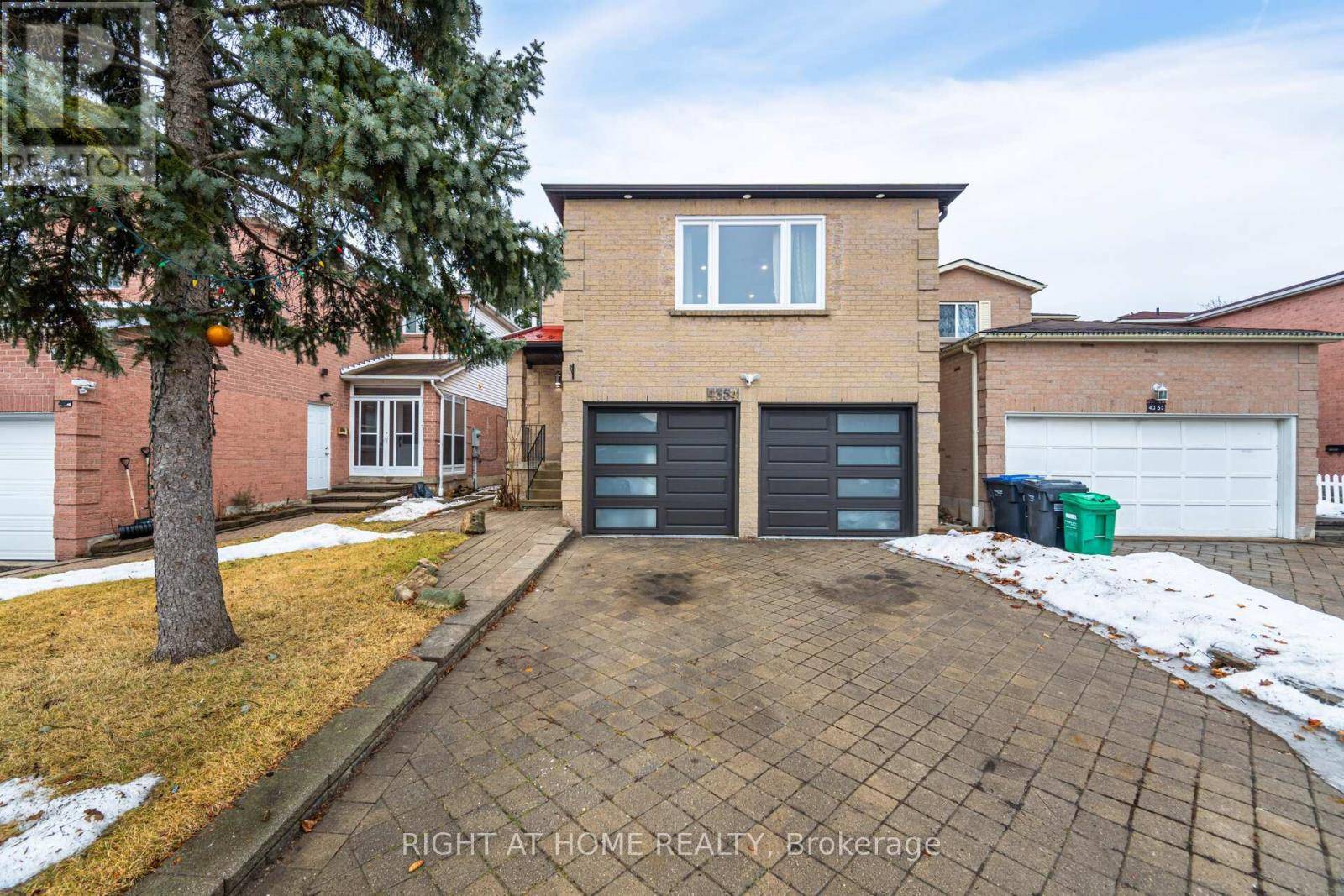 Mississauga (hurontario), ON L5R2B2,4354 WATERFORD CRESCENT