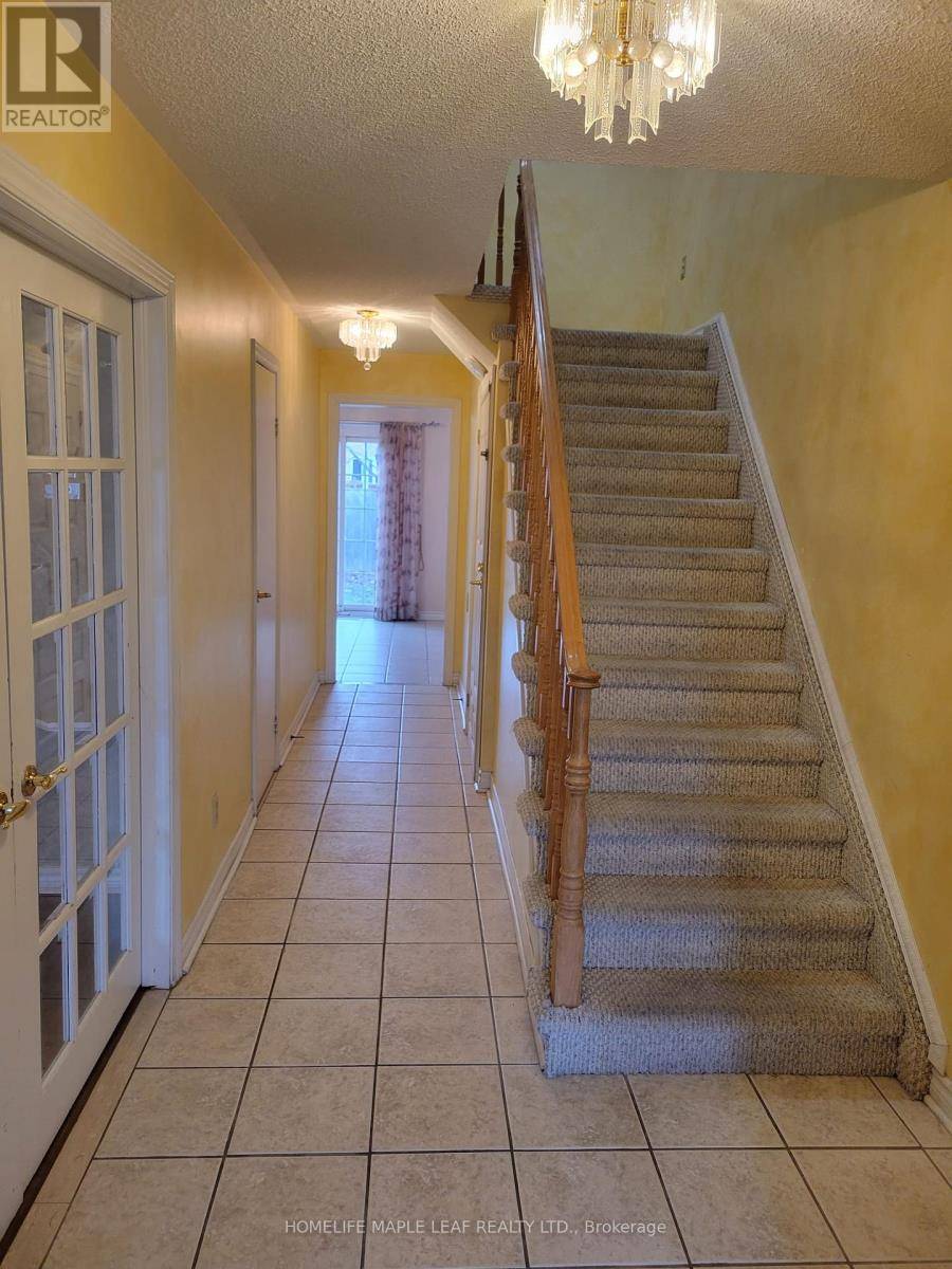 Brampton (madoc), ON L6V3N8,4 Ashurst CRES #Upper
