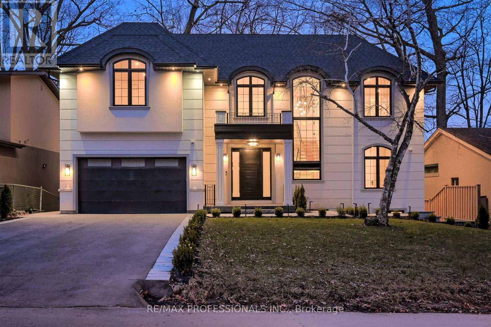 Toronto (princess-rosethorn), ON M9B3B4,7 FARNINGHAM CRESCENT
