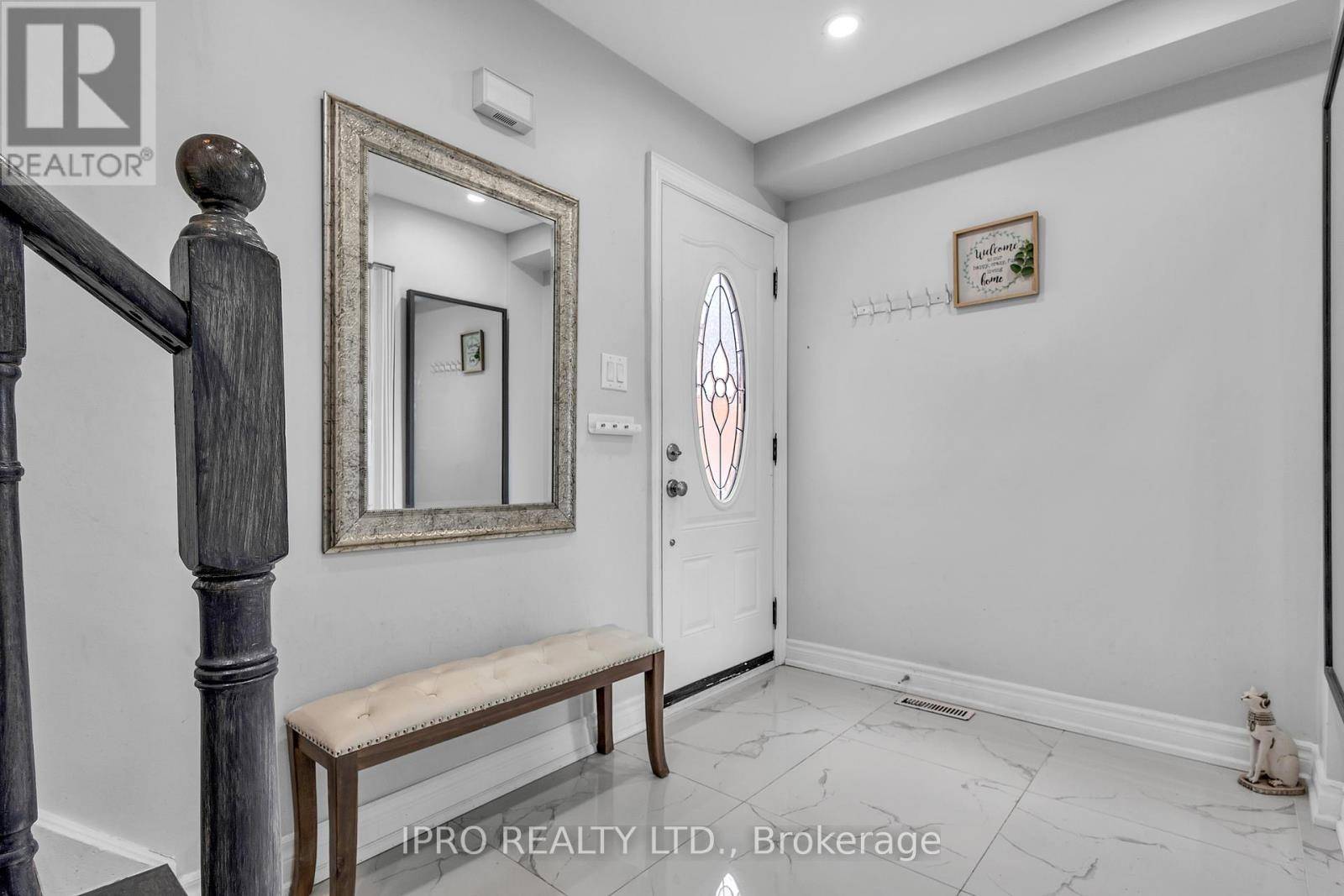 Mississauga (east Credit), ON L5M4A3,5014 RUNDLE COURT