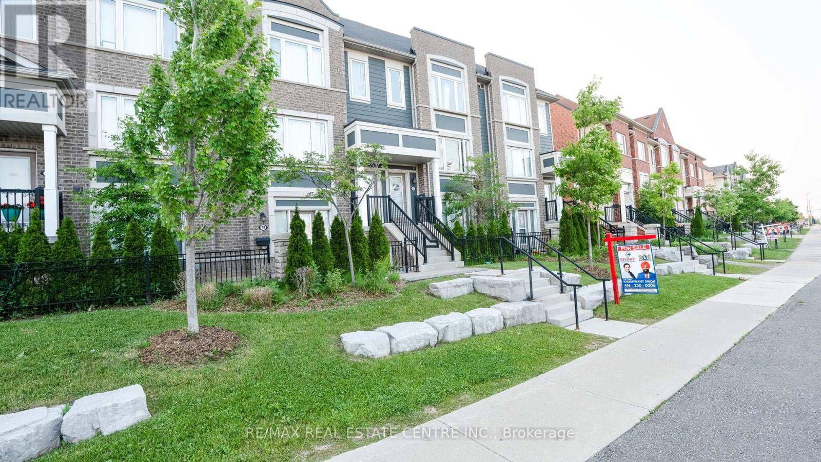 Brampton (sandringham-wellington), ON L6R3Y7,250 Sunny Meadow BLVD #77