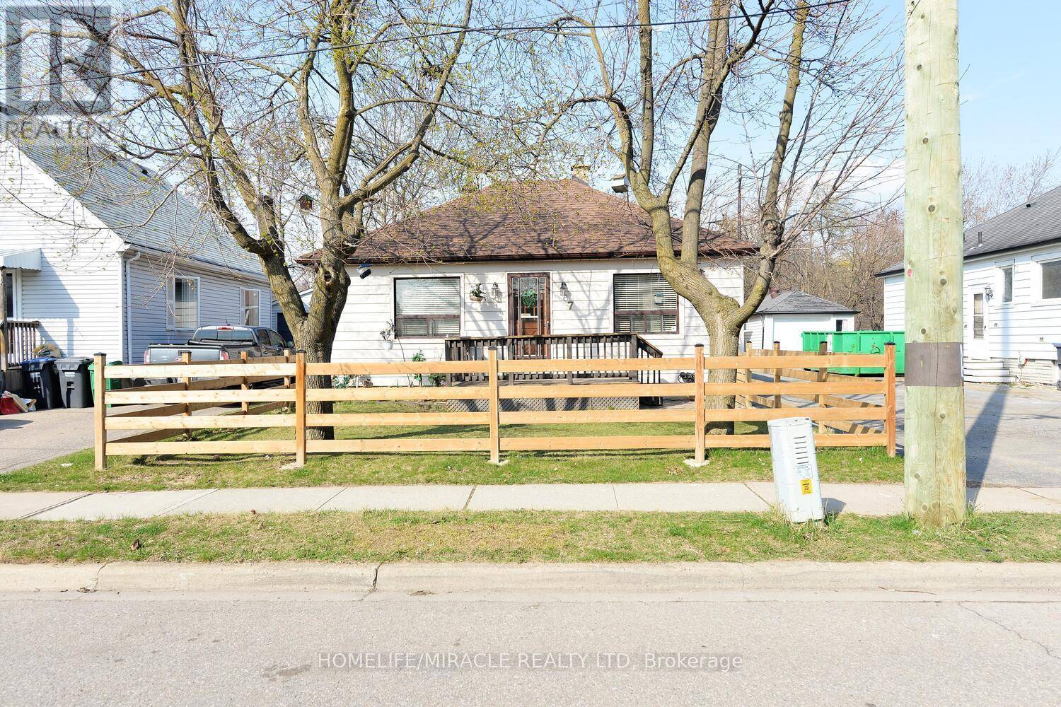 Brampton (brampton North), ON L6V1T8,7 SOPHIA STREET