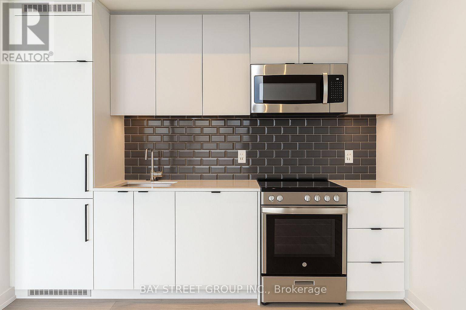 Toronto (south Parkdale), ON M6K0J2,285 Dufferin ST #1321